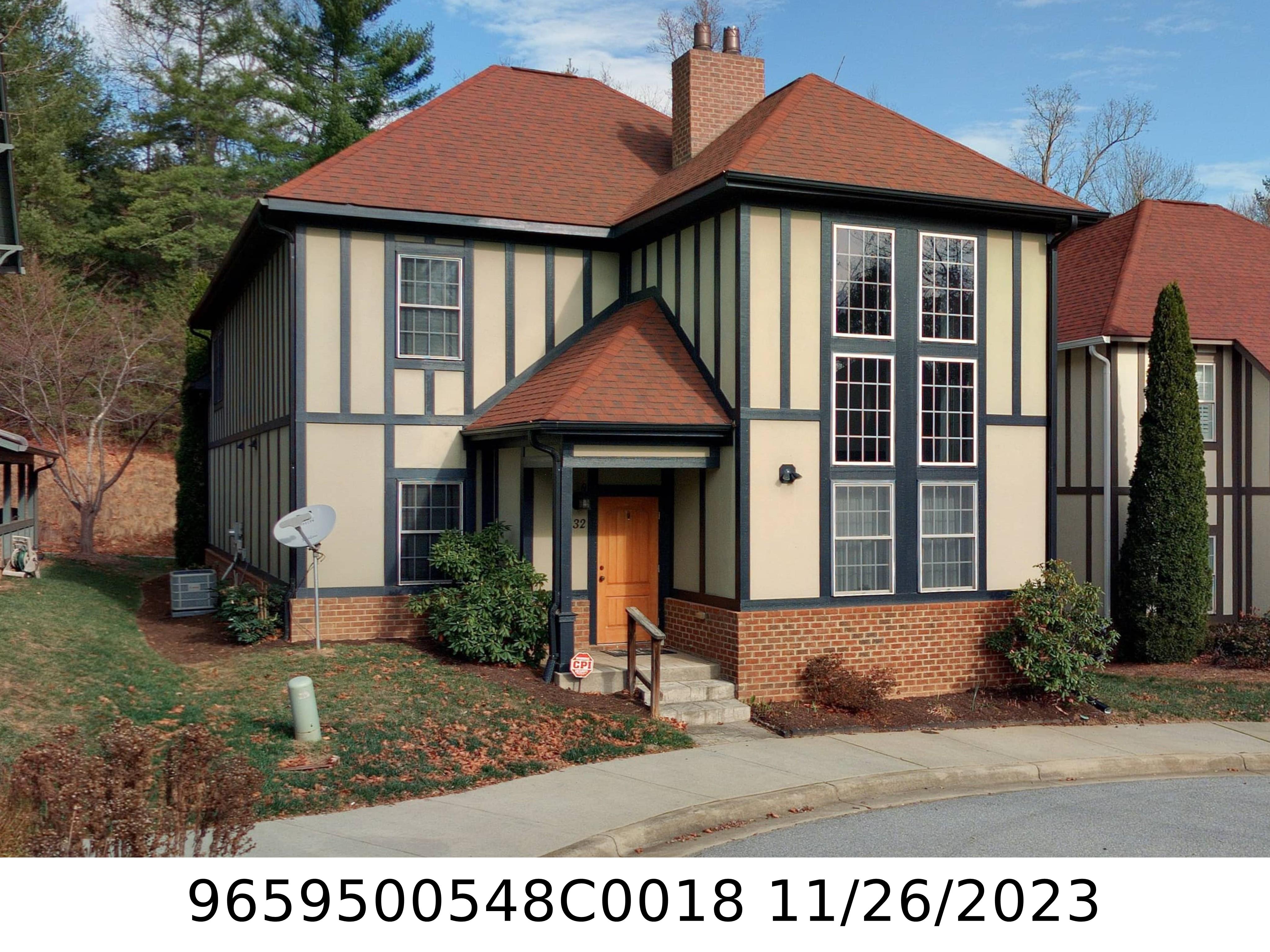 A picture of the property located at 28 TRAFALGAR CIR, ASHEVILLE NC 28805.