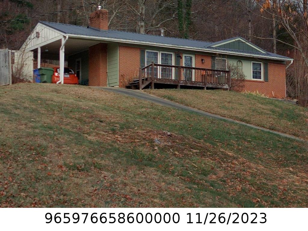 A picture of the property located at 9 HILLVIEW CIR, ASHEVILLE NC 28805.