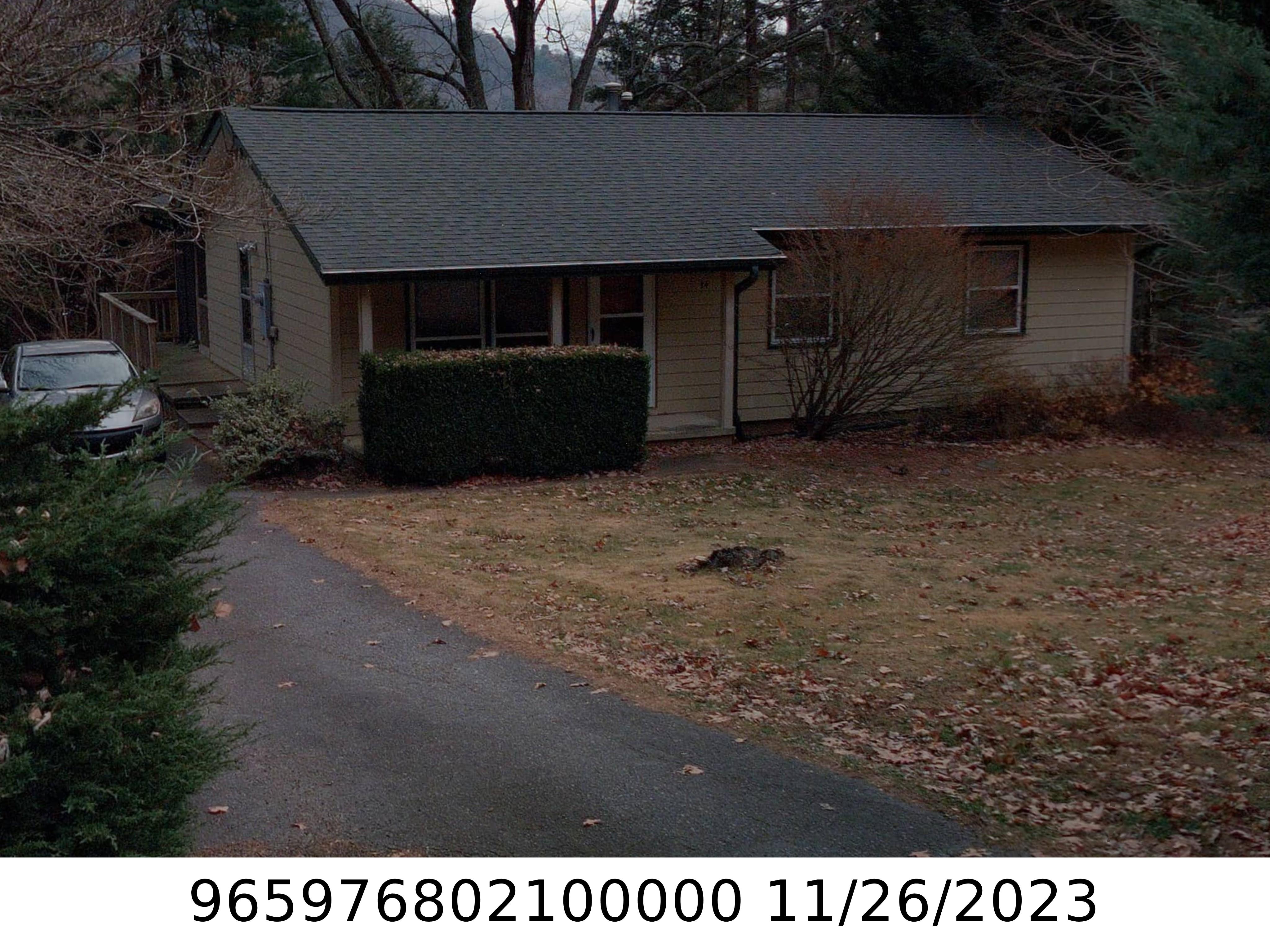 A picture of the property located at 14 HILLVIEW CIR, ASHEVILLE NC 28805.
