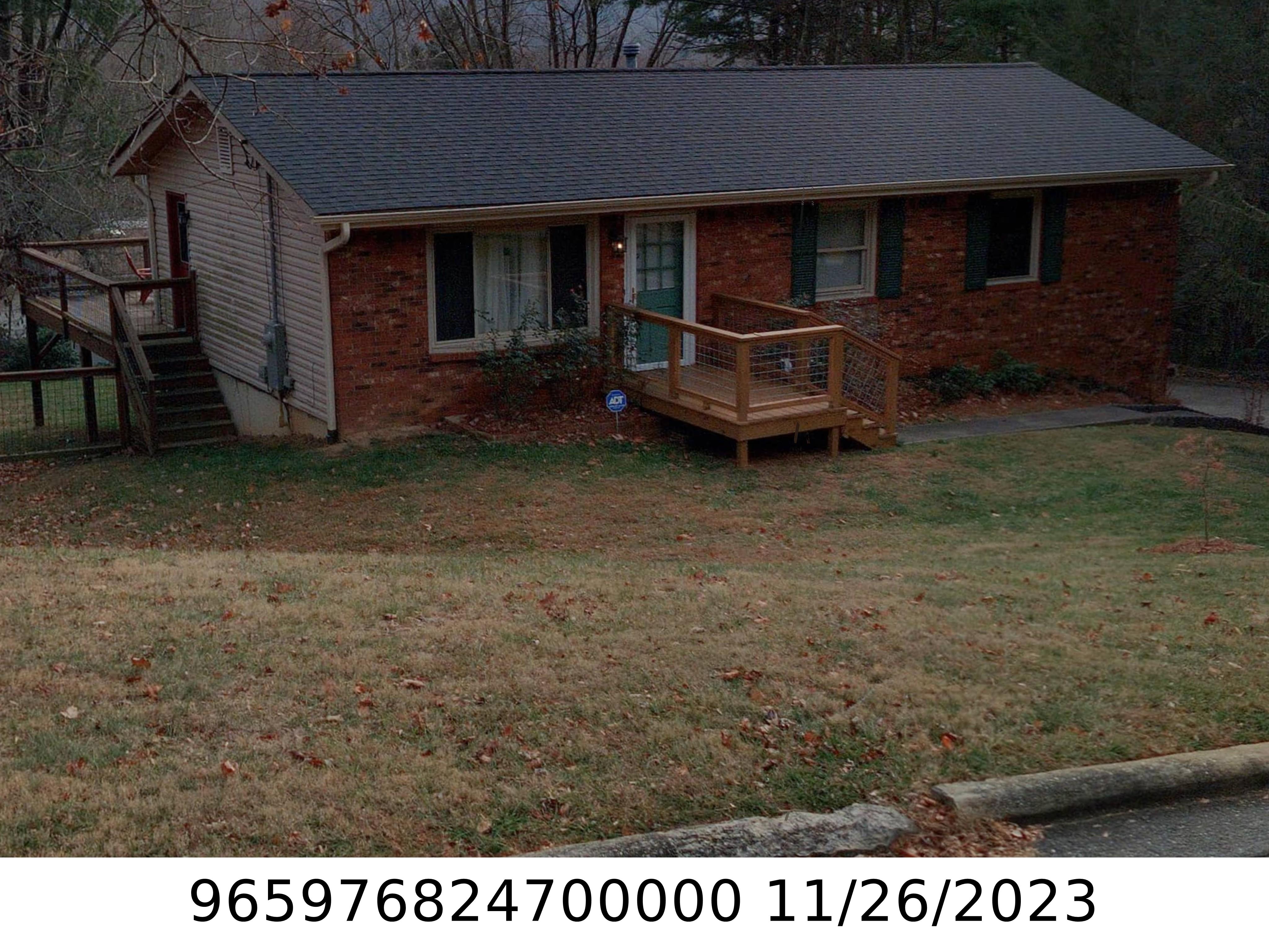 A picture of the property located at 8 HILLVIEW CIR, ASHEVILLE NC 28805.