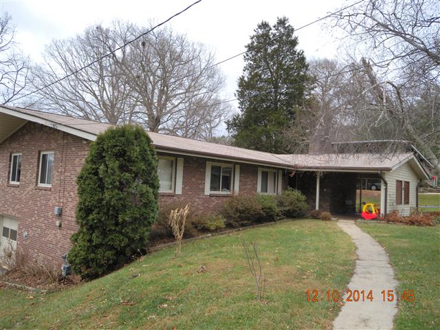 A picture of the property located at 10 RHODODENDRON CIR, ASHEVILLE NC 28805.