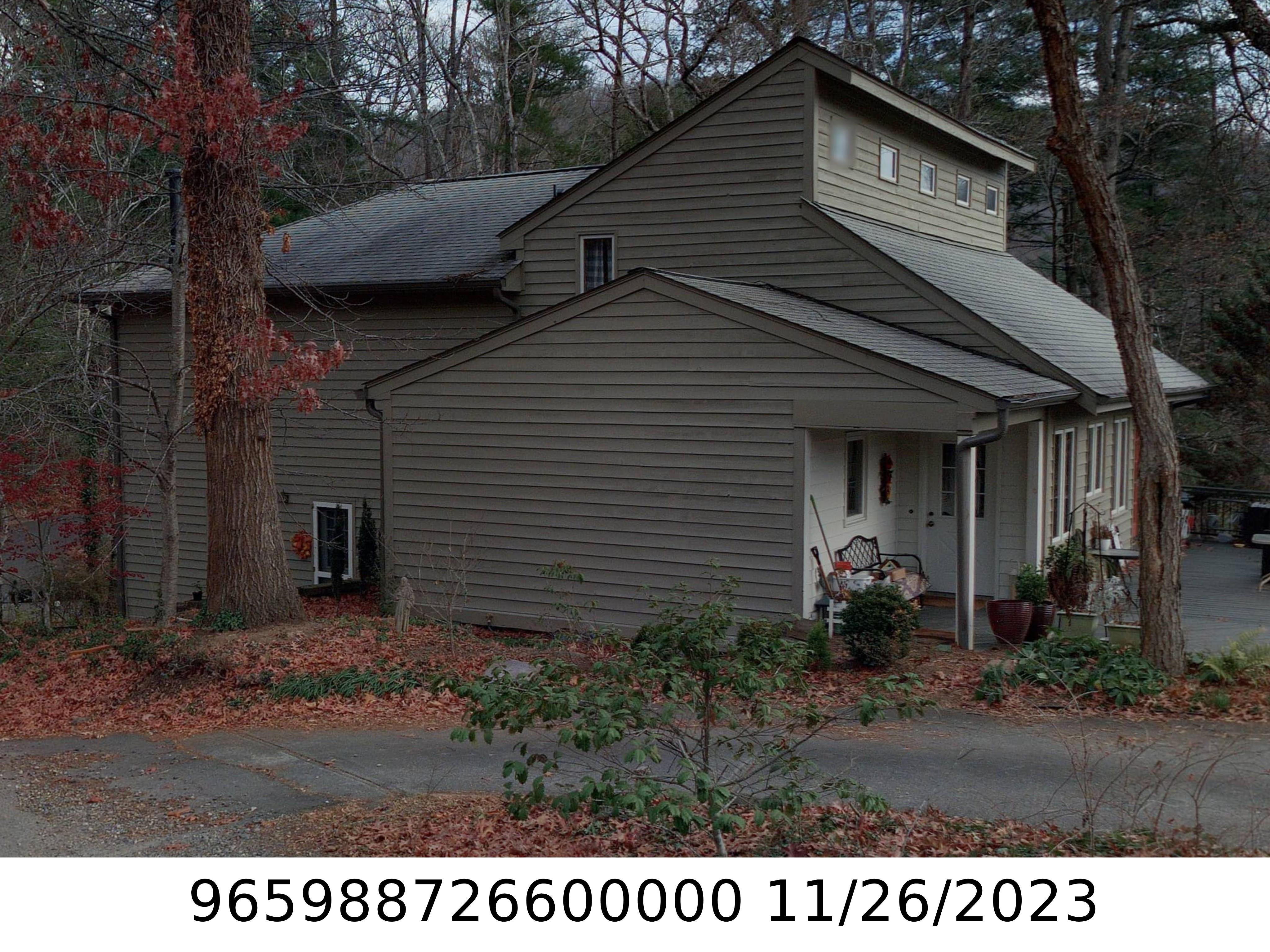 A picture of the property located at 38 HAW CREEK CIR, ASHEVILLE NC 28805.