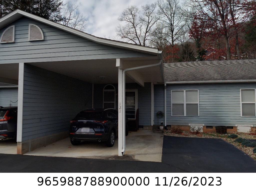 A picture of the property located at 121 SHADOWBROOK DR, ASHEVILLE NC 28805.