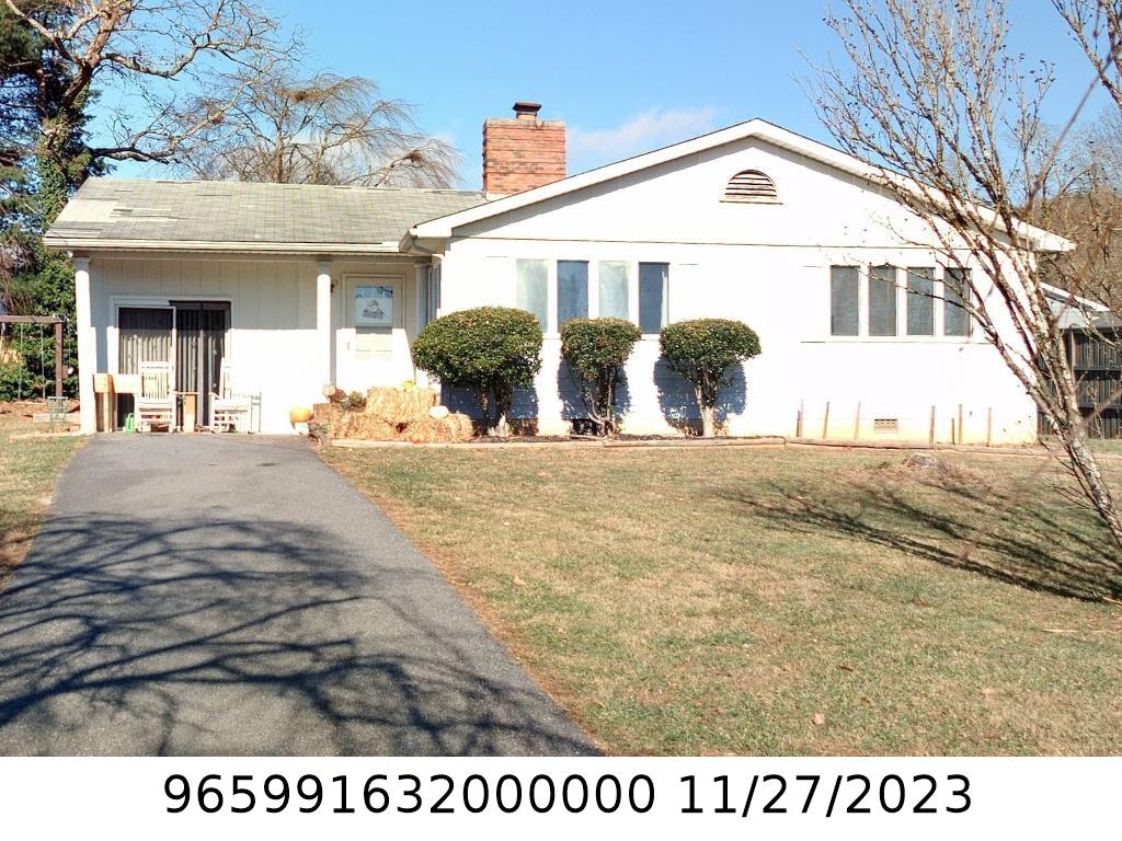 A picture of the property located at 30 PERSIMMON LN, ASHEVILLE NC 28805.