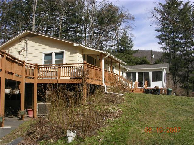 A picture of the property located at 39 HAW CREEK CIR, ASHEVILLE NC 28805.
