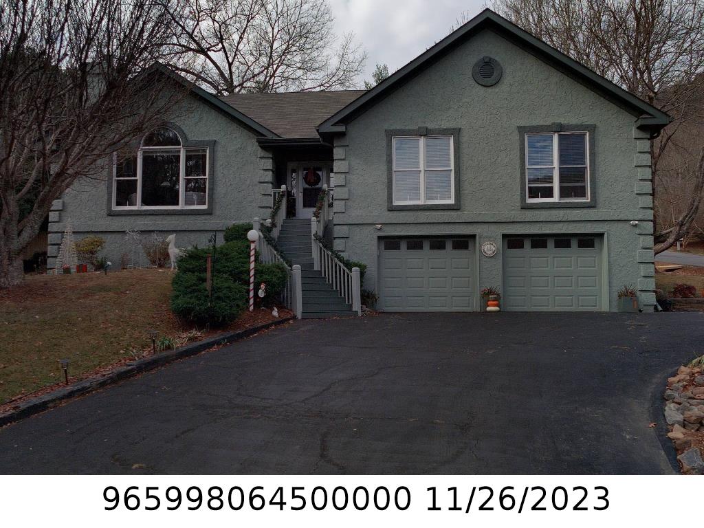 A picture of the property located at 74 HAW CREEK CIR, ASHEVILLE NC 28805.