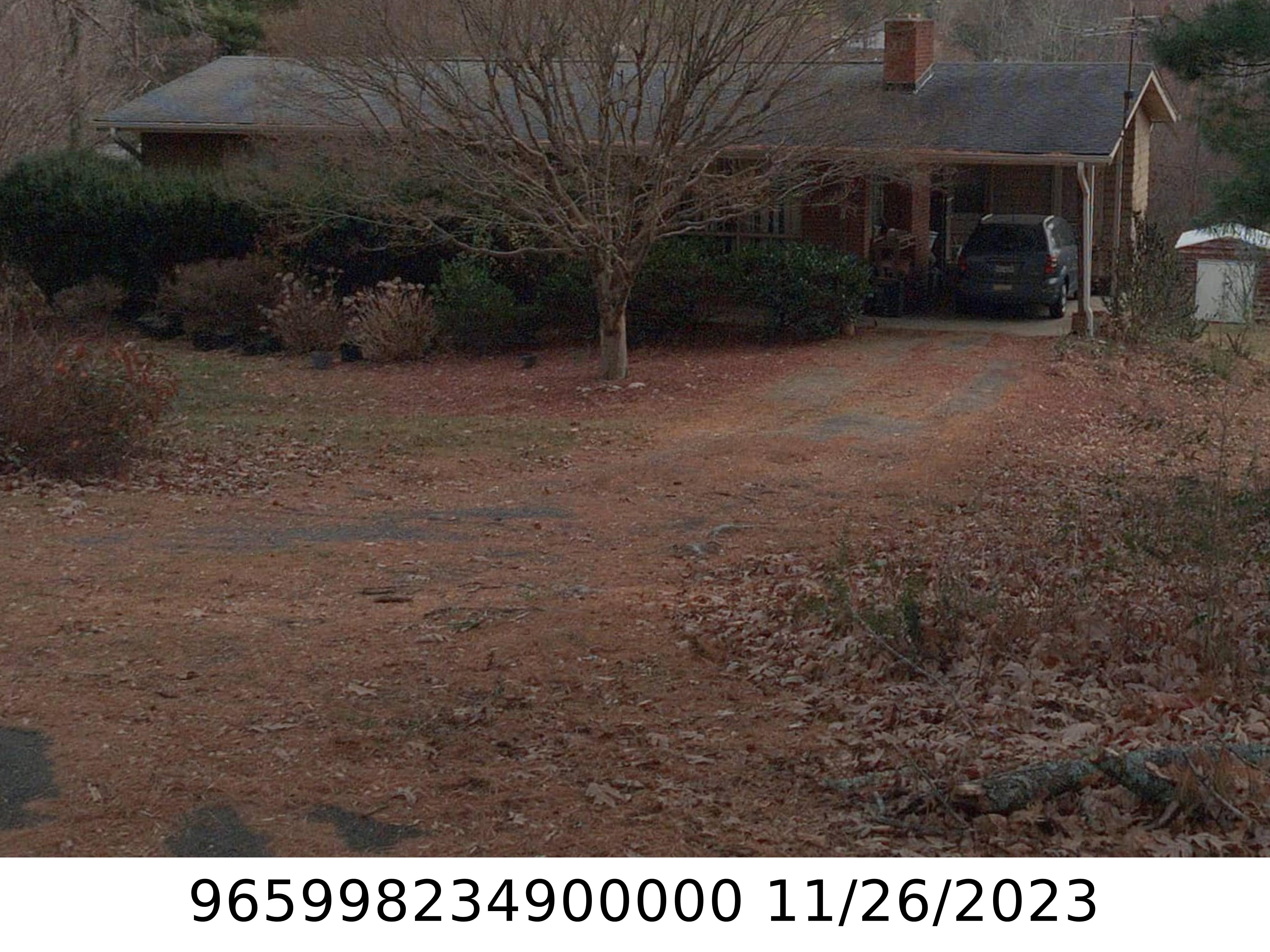 A picture of the property located at 71 HAW CREEK CIR, ASHEVILLE NC 28805.