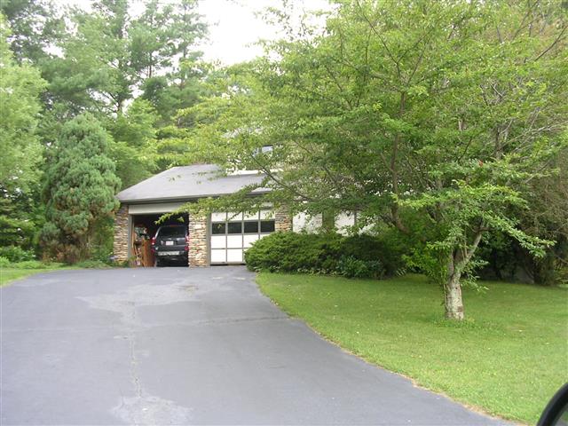 A picture of the property located at 5 DANIEL DR, FLETCHER NC 28732.