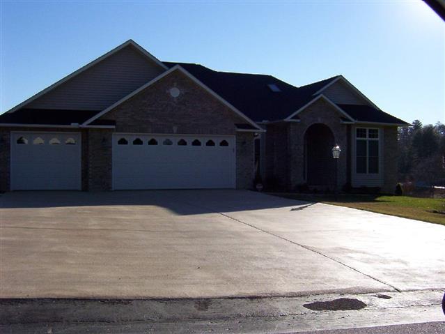 A picture of the property located at 89 SUNWEST DR, ARDEN NC 28704.