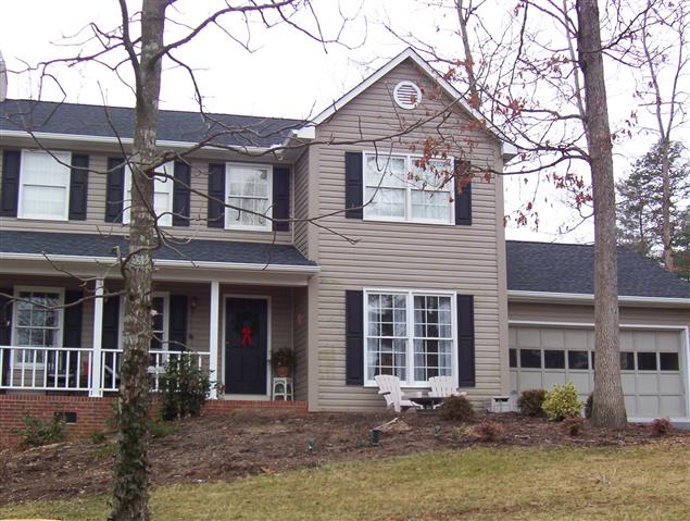 A picture of the property located at 112 KINGSRIDGE LN, ARDEN NC 28704.