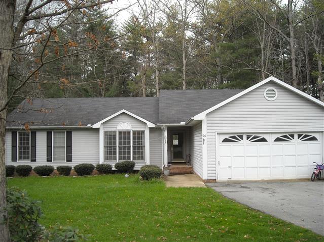 A picture of the property located at 20 STRATHMORE DR, ARDEN NC 28704.
