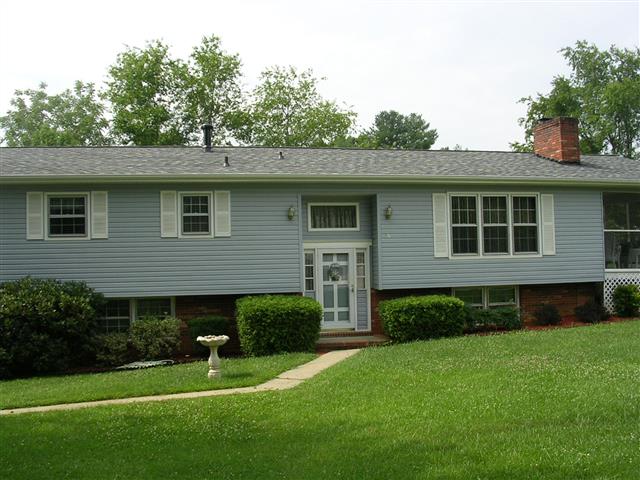 A picture of the property located at 15 OAK LN, FLETCHER NC 28732.