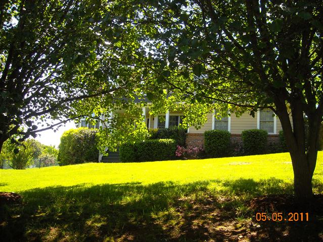 A picture of the property located at 40 SIERRA DR, ARDEN NC 28704.