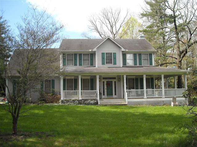 A picture of the property located at 6 STRATHMORE DR, ARDEN NC 28704.