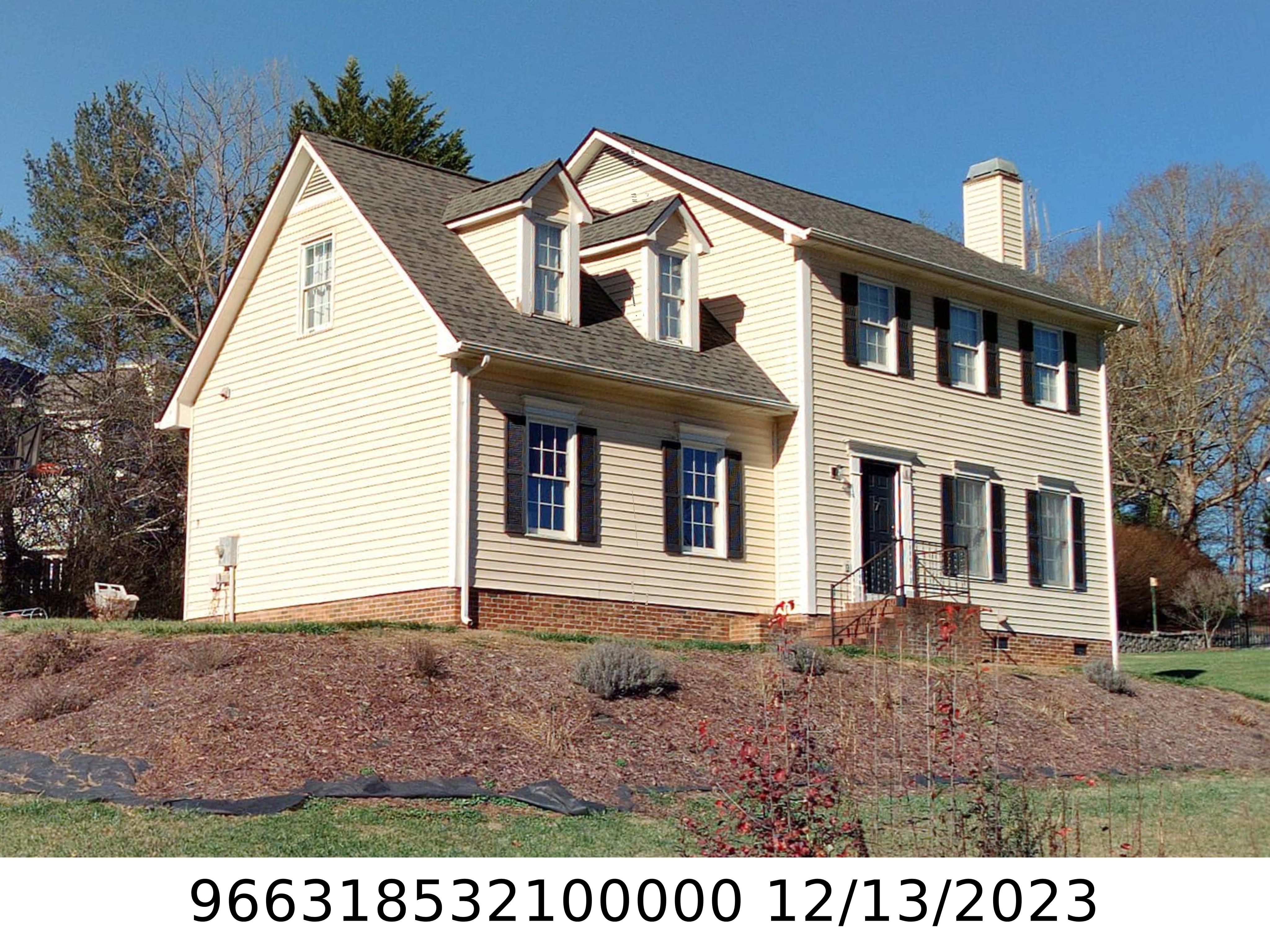 A picture of the property located at 7 IVY ROSE LN, ARDEN NC 28704.