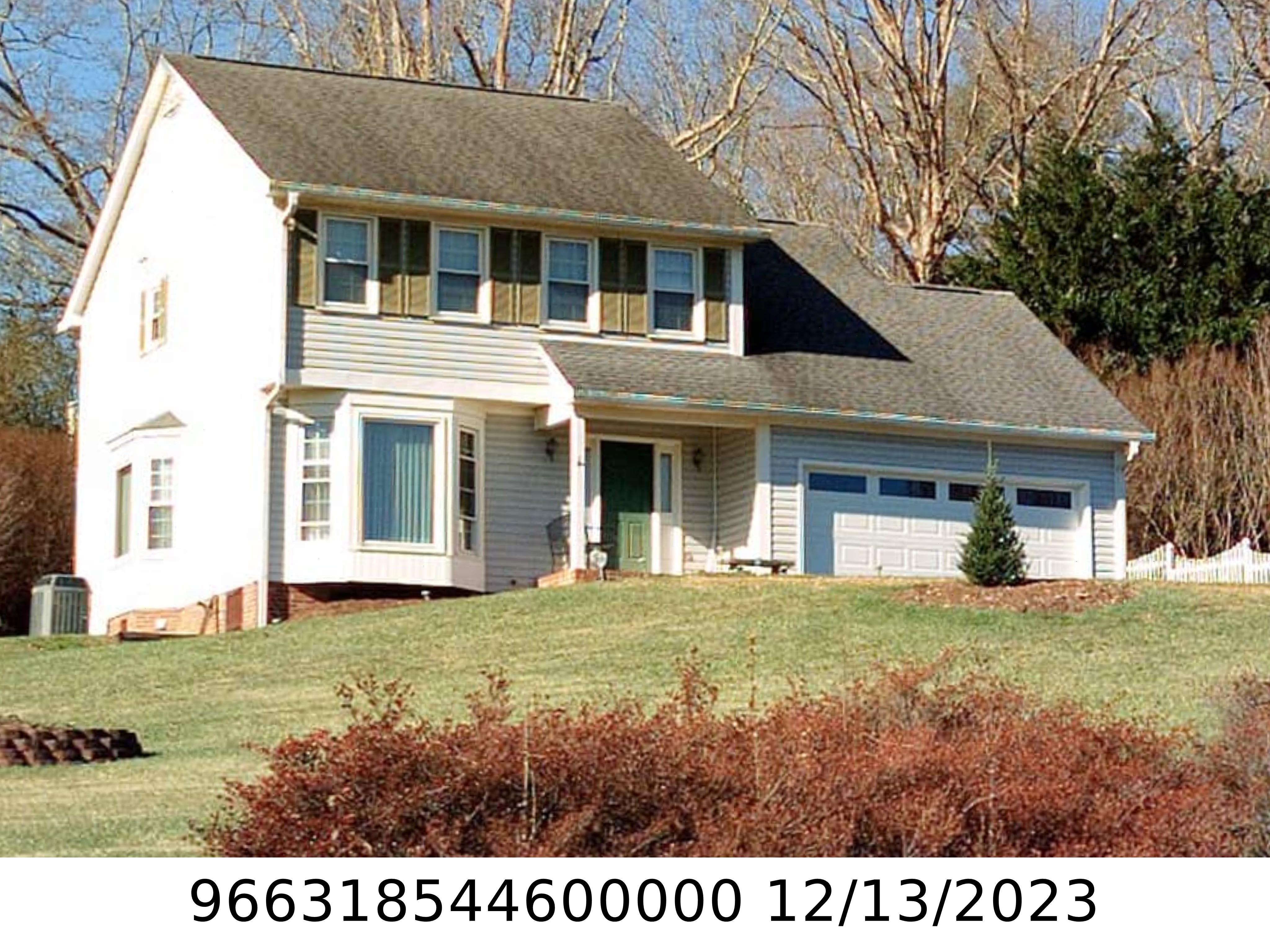 A picture of the property located at 2 STRATHMORE DR, ARDEN NC 28704.