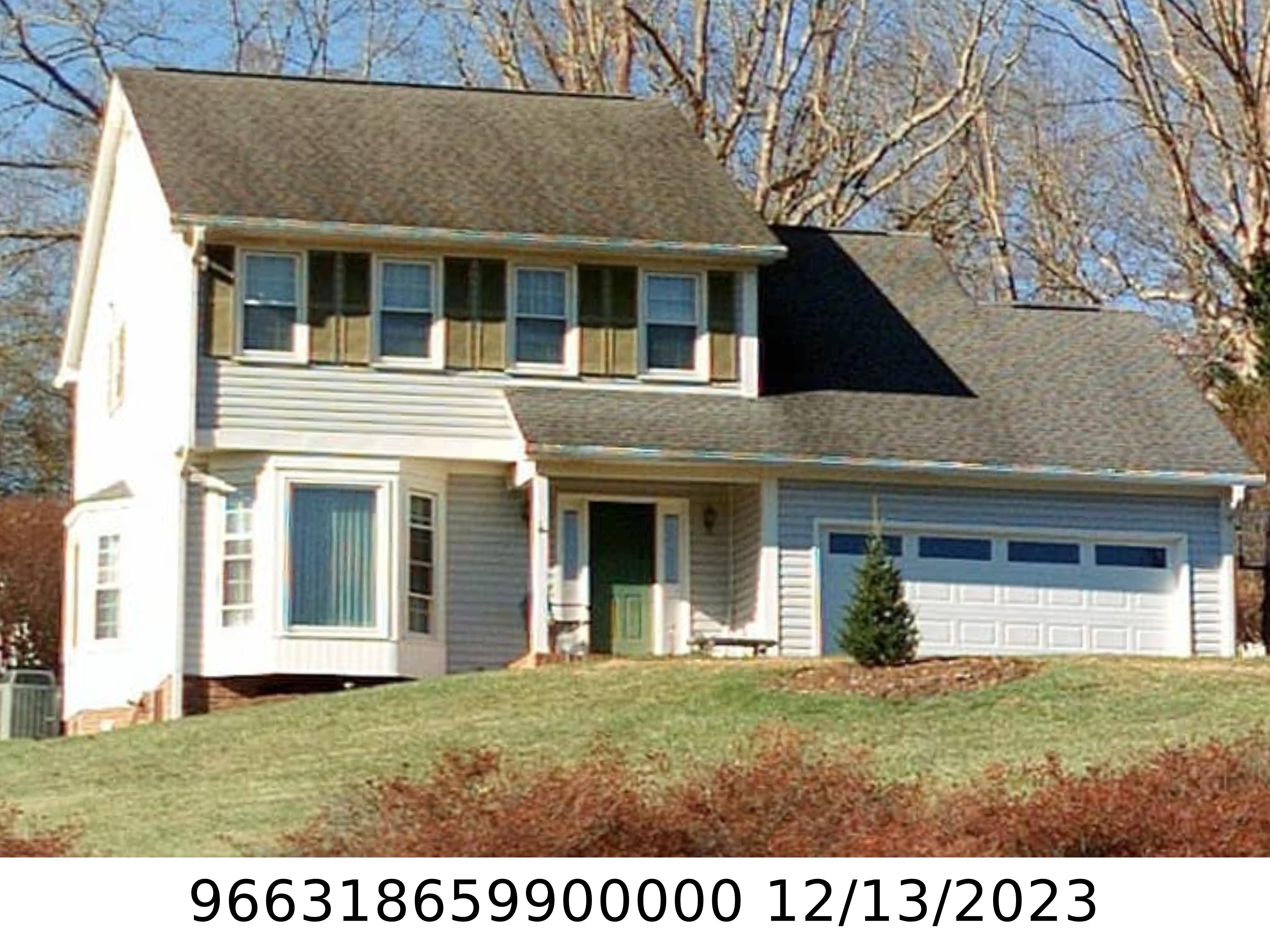 A picture of the property located at 1 STRATHMORE DR, ARDEN NC 28704.