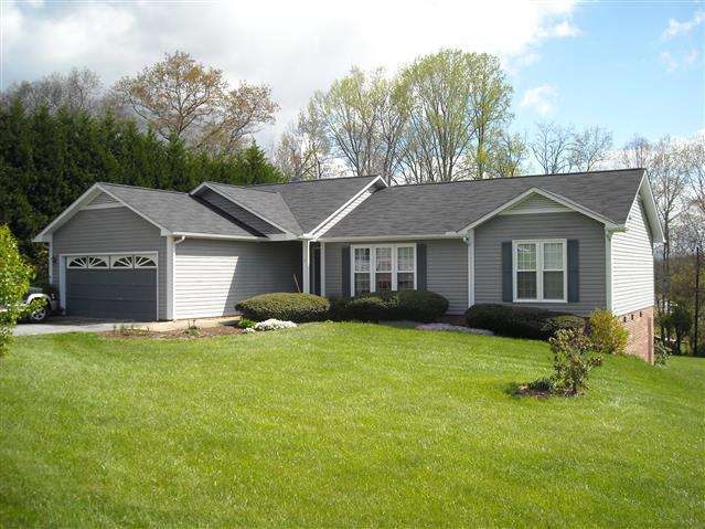 A picture of the property located at 3 STRATHMORE DR, ARDEN NC 28704.