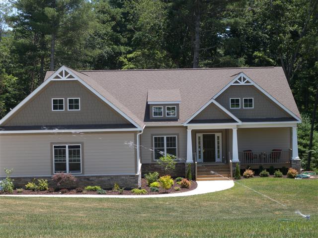 A picture of the property located at 48 KING HEIGHTS DR, FLETCHER NC 28732.