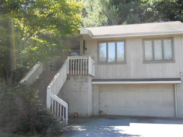 A picture of the property located at 40 WHITE PINE CIR, FLETCHER NC 28732.