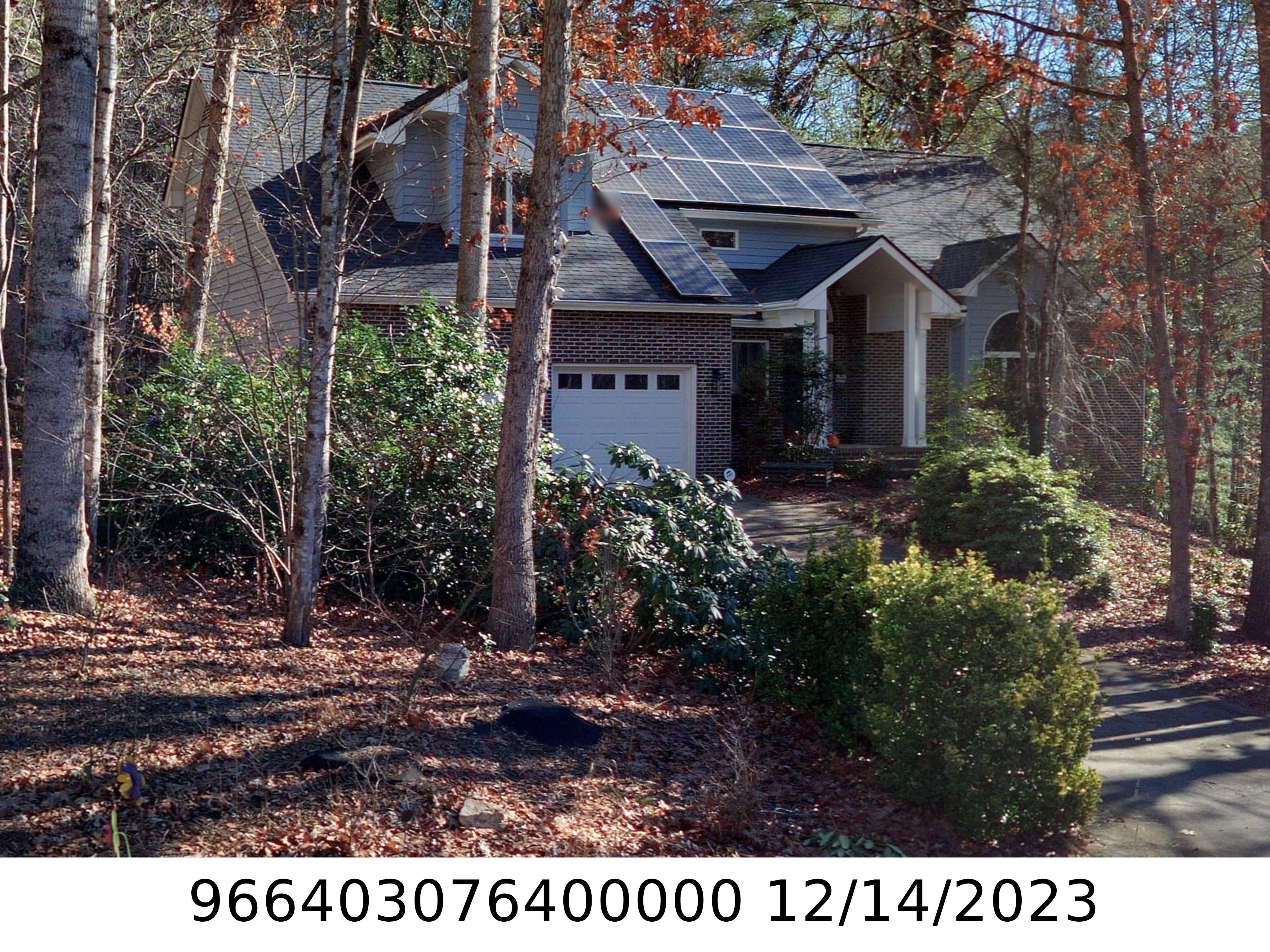 A picture of the property located at 40 TREE TOP DR, ARDEN NC 28704.