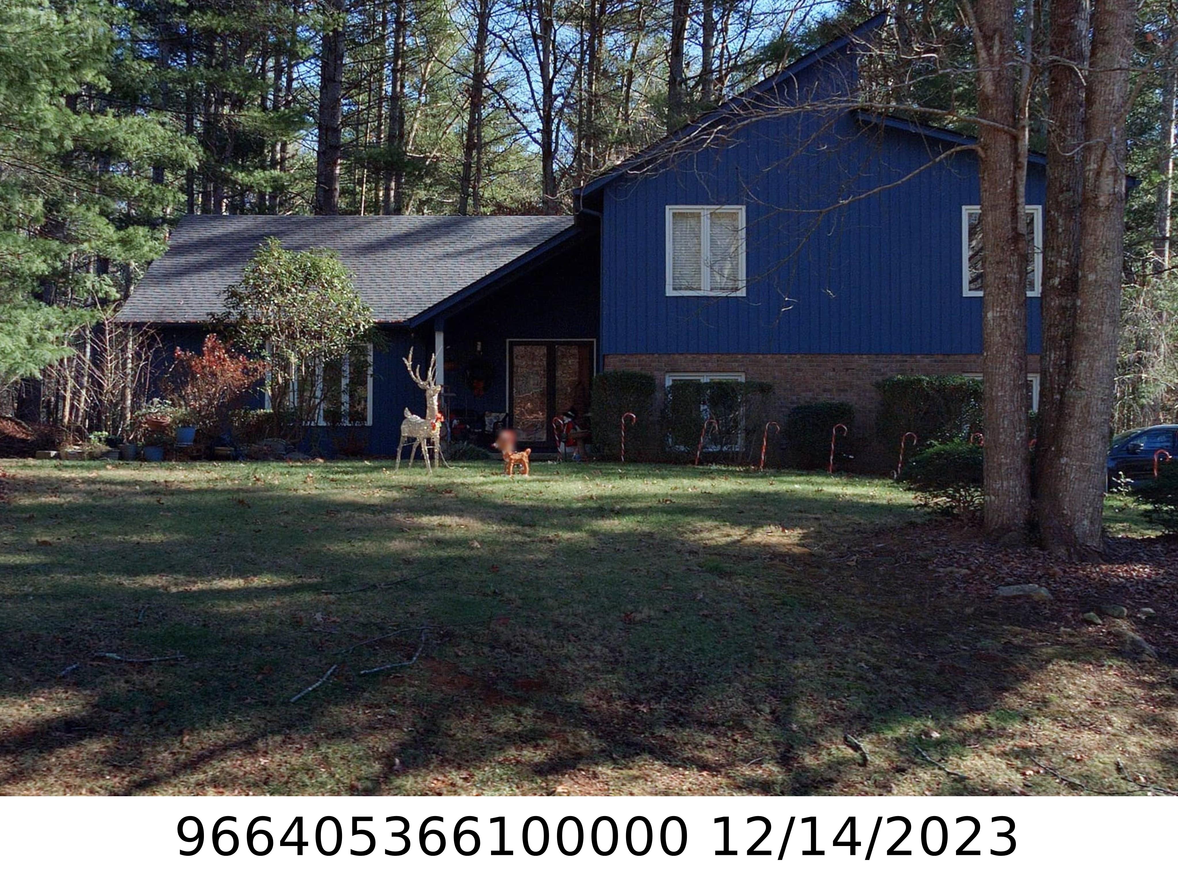 A picture of the property located at 12 TREE TOP DR, ARDEN NC 28704.
