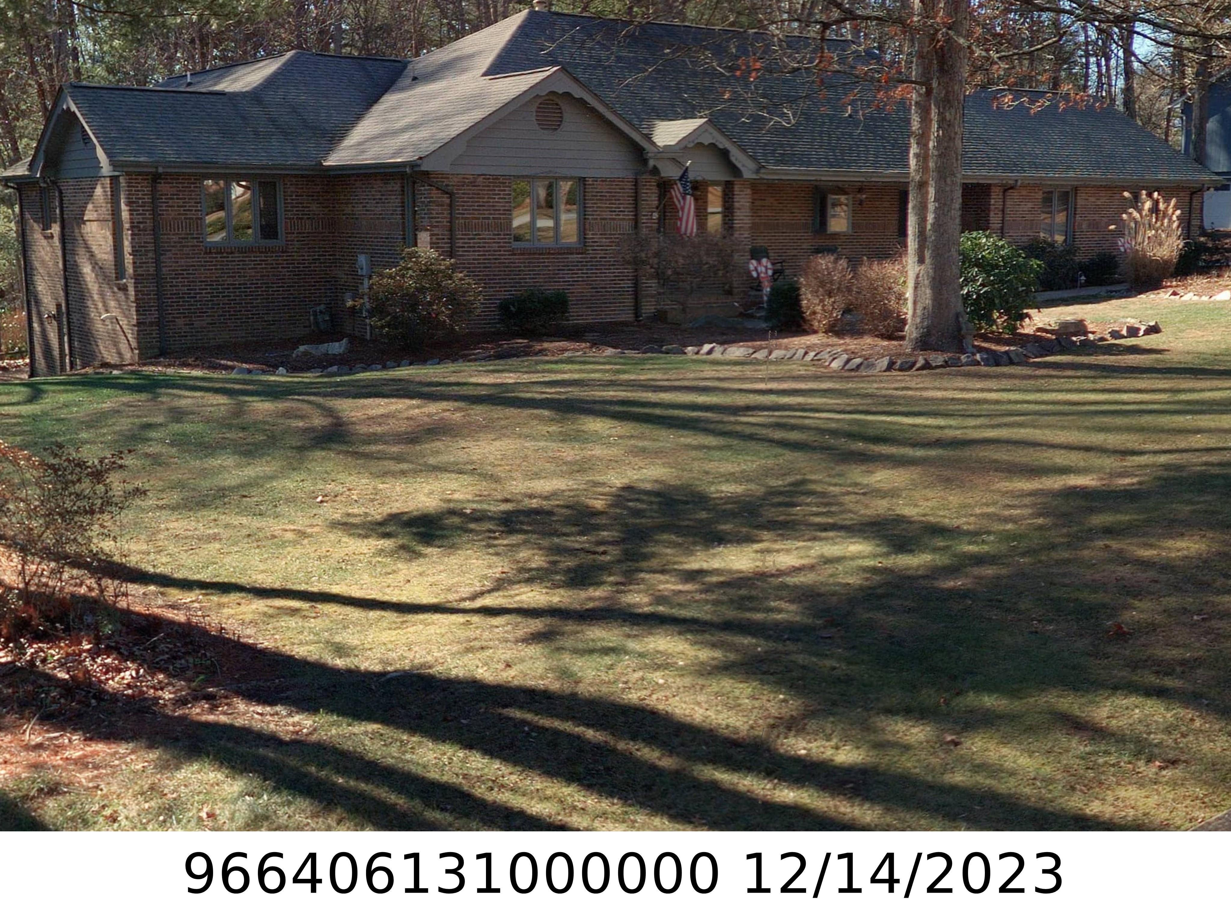 A picture of the property located at 29 GLEN CREST DR, ARDEN NC 28704.