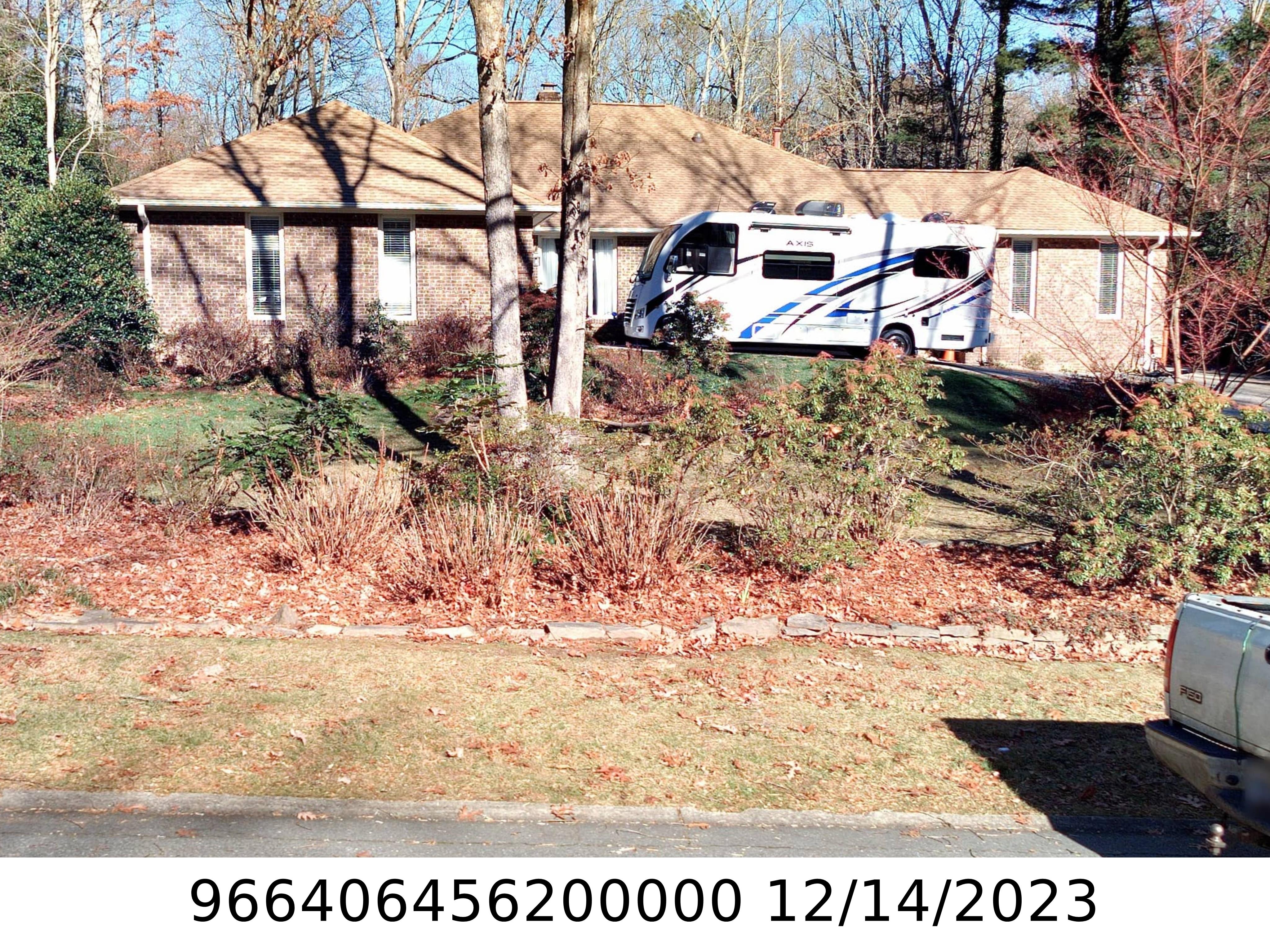 A picture of the property located at 34 GLEN CREST DR, ARDEN NC 28704.