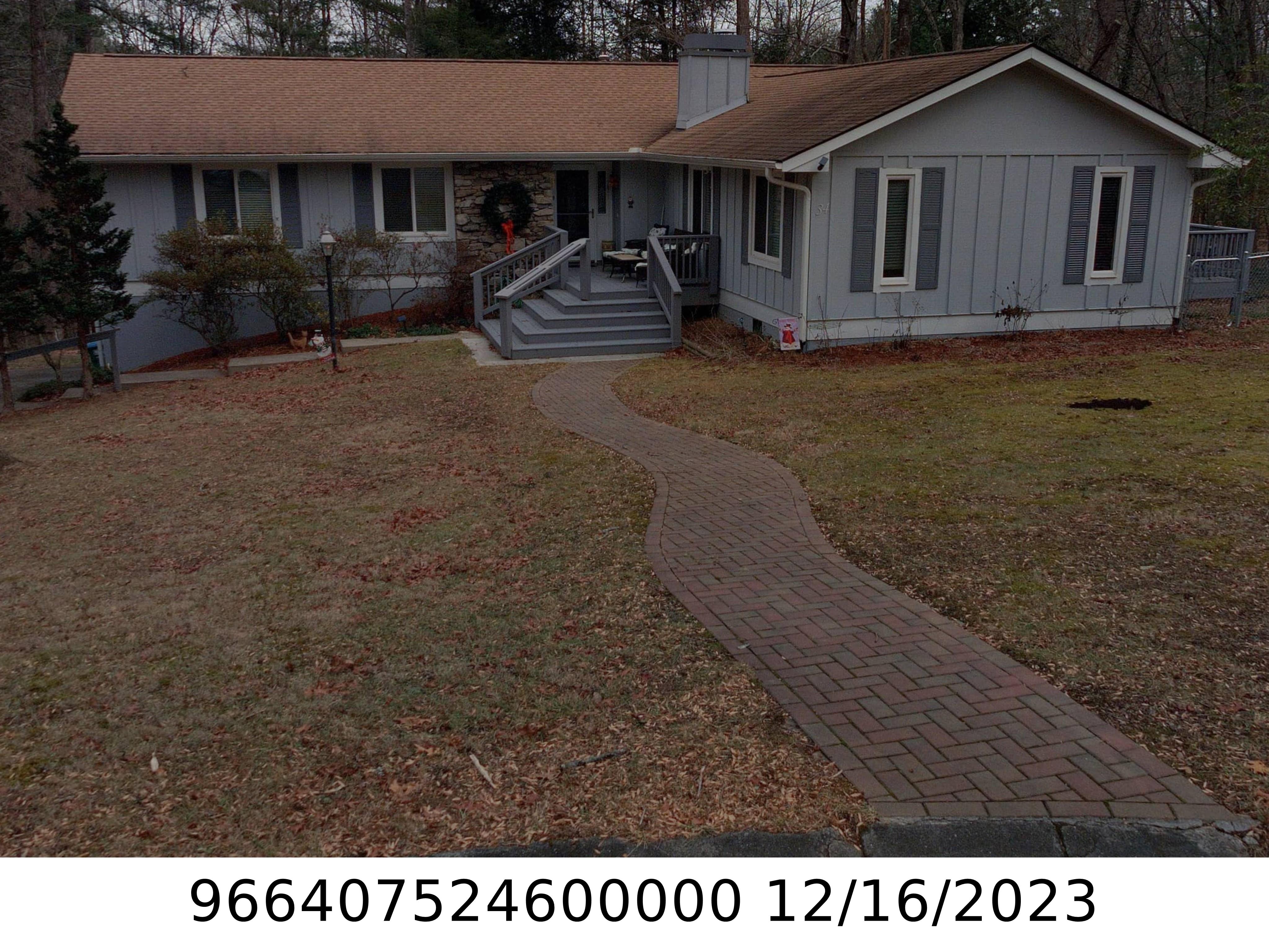 A picture of the property located at 34 TURNBERRY DR, ARDEN NC 28704.