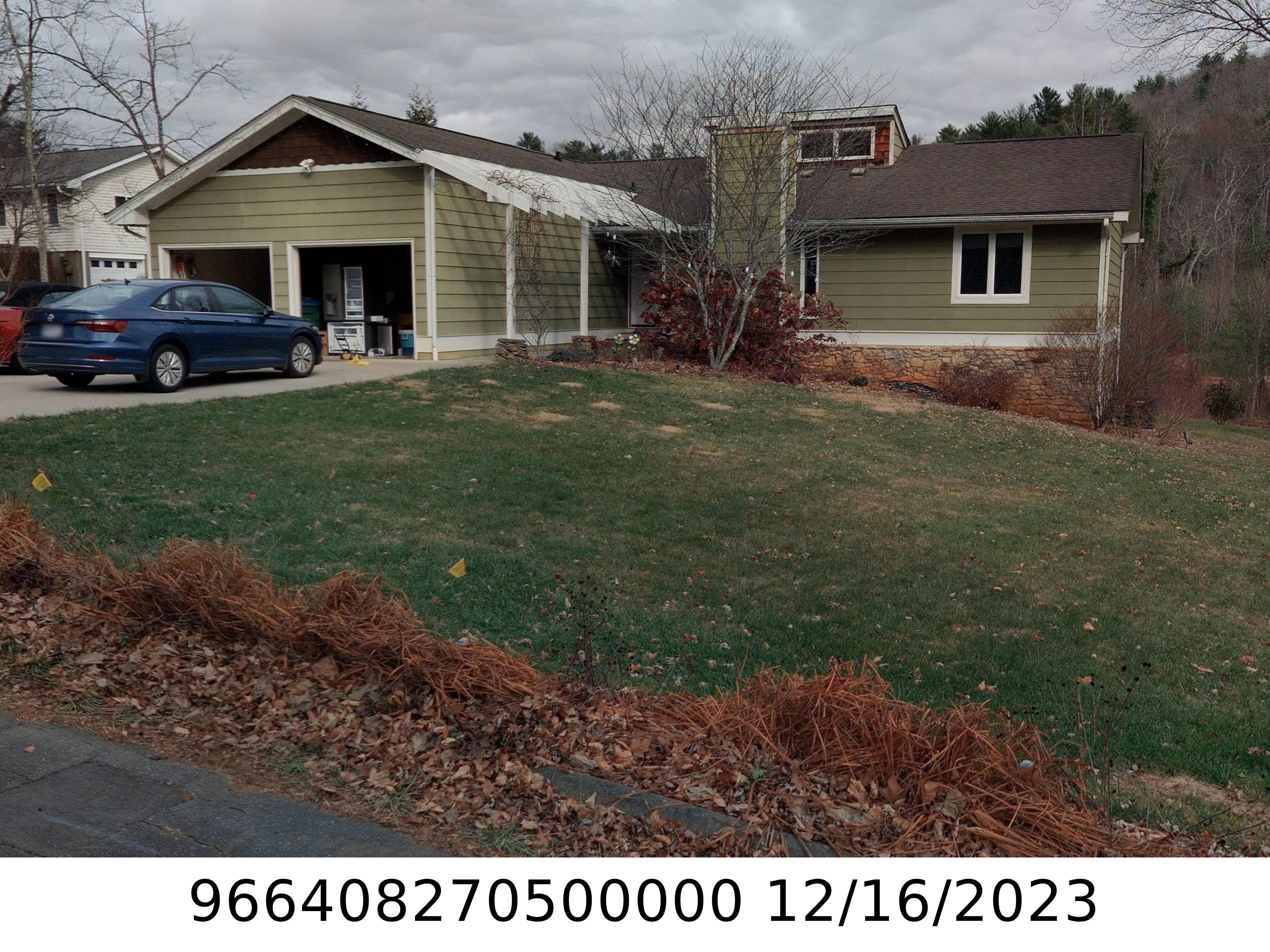 A picture of the property located at 3 FAIRWAY DR, ARDEN NC 28704.