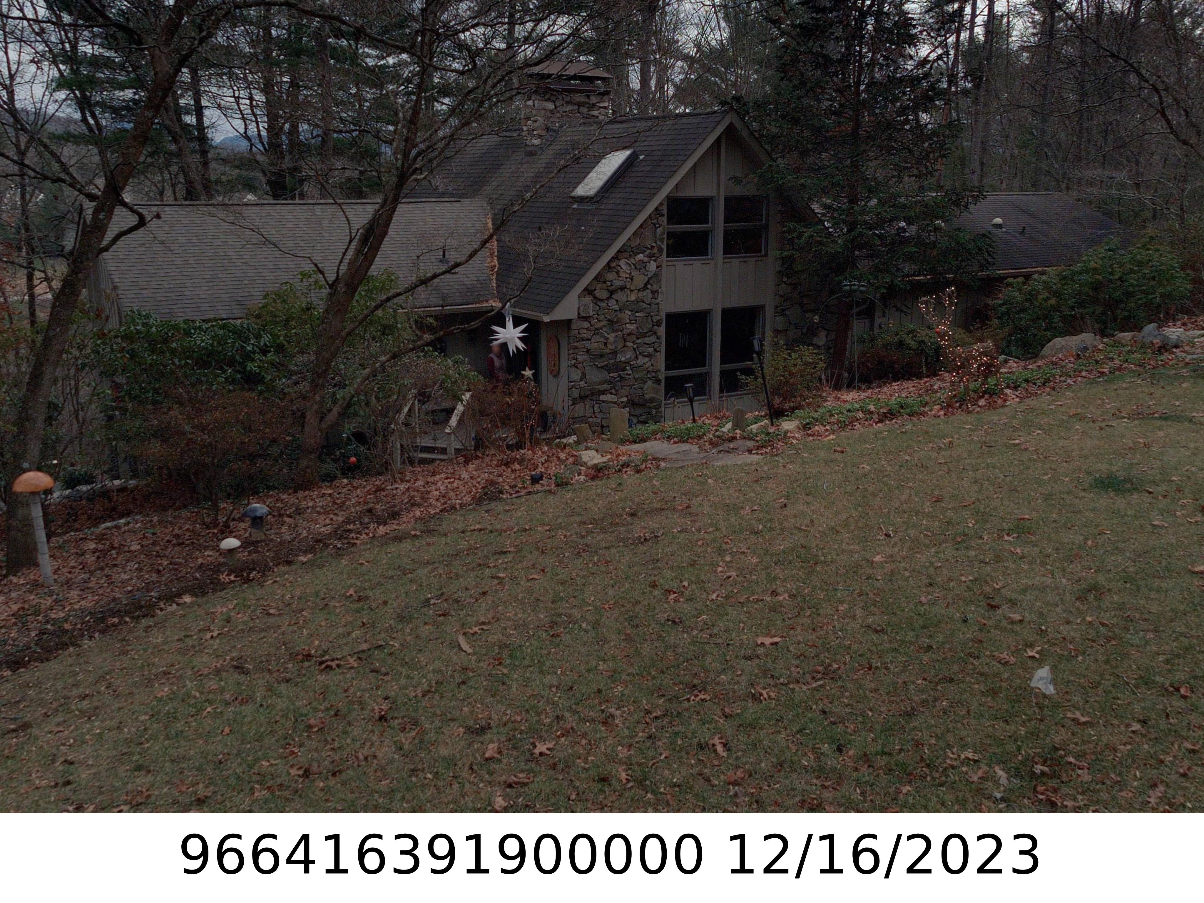 A picture of the property located at 21 BROOK FOREST DR, ARDEN NC 28704.