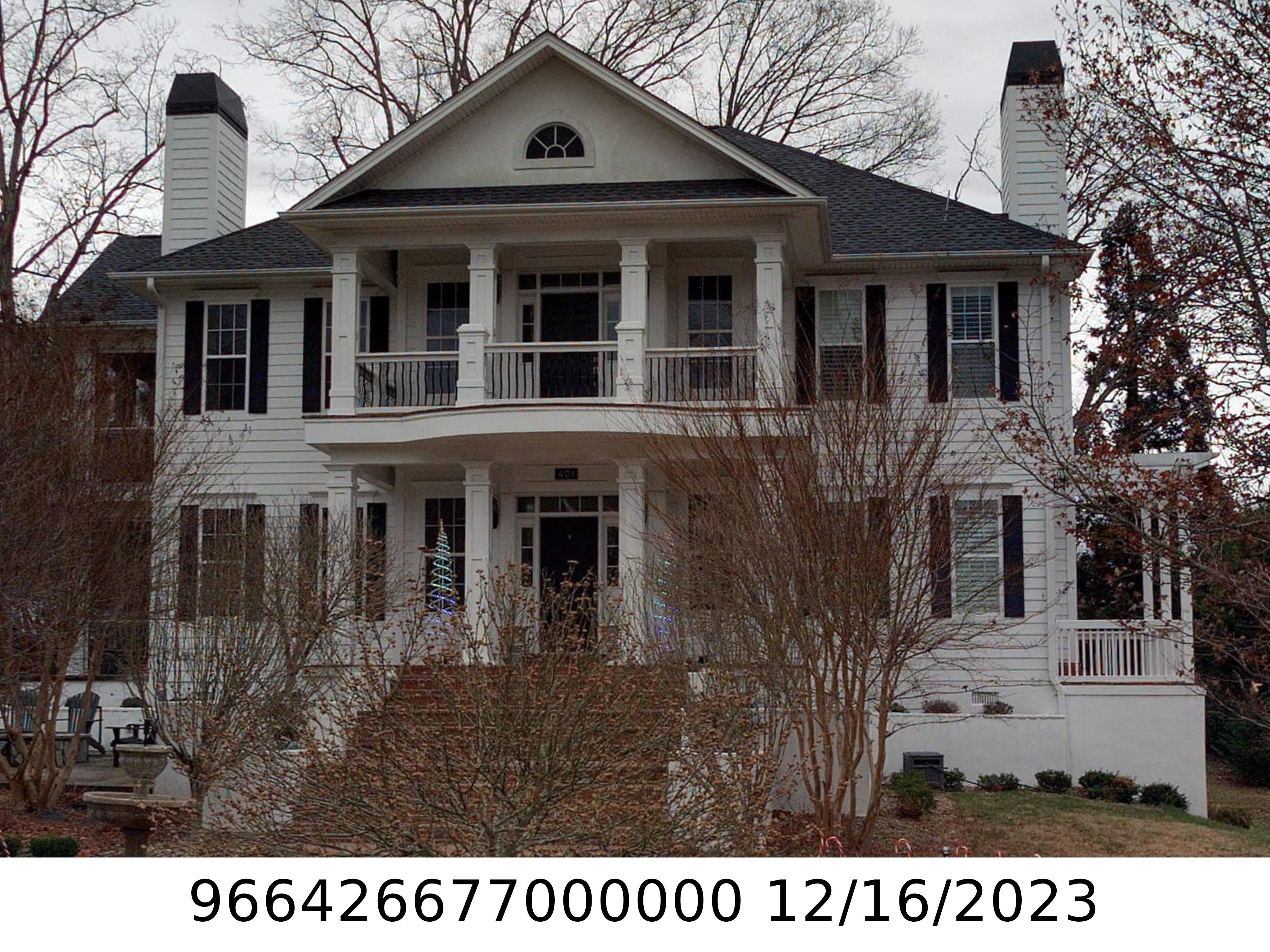 A picture of the property located at 401 OAK TREE LN, FLETCHER NC 28732.