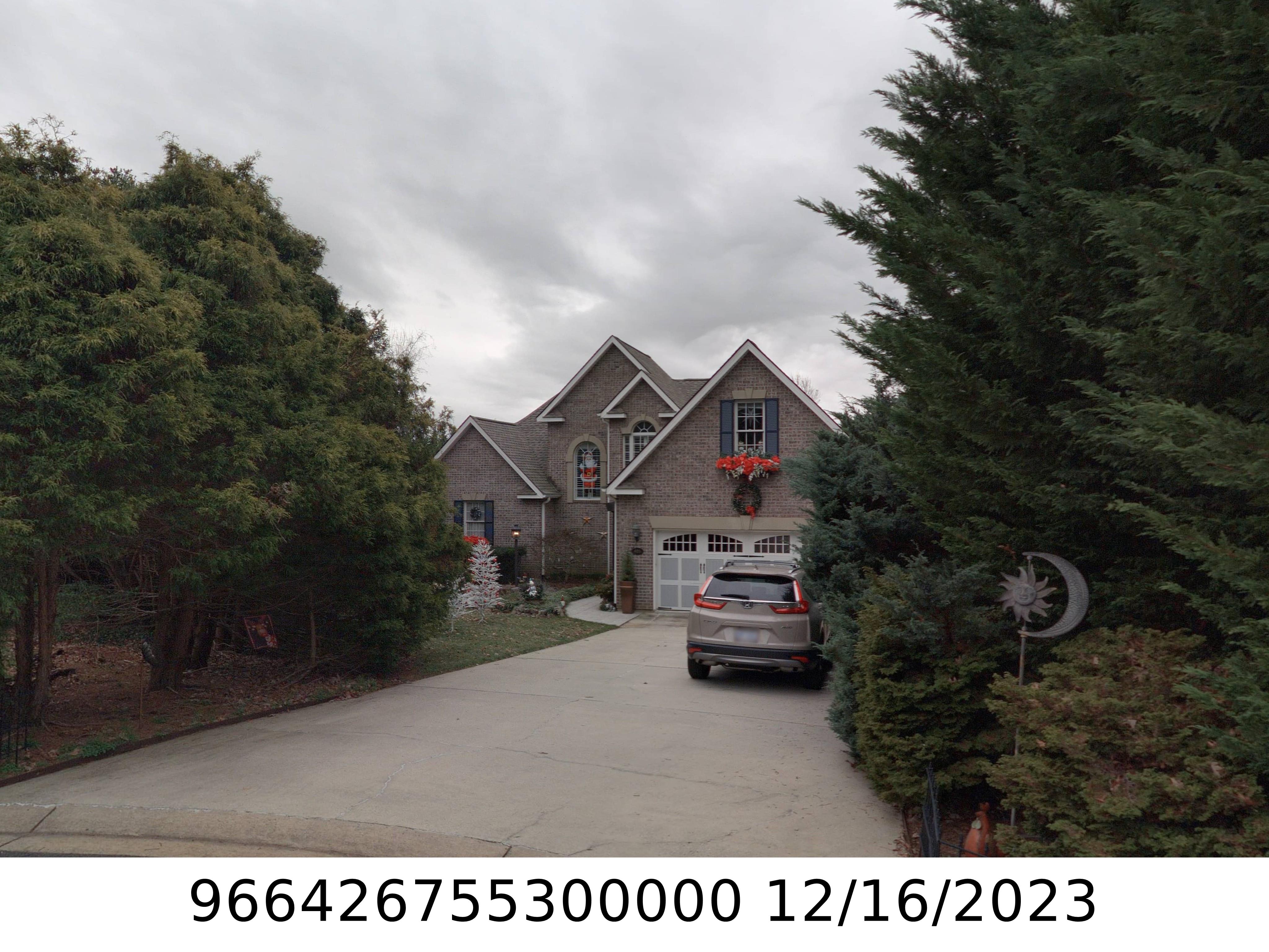 A picture of the property located at 405 OAK TREE LN, FLETCHER NC 28732.