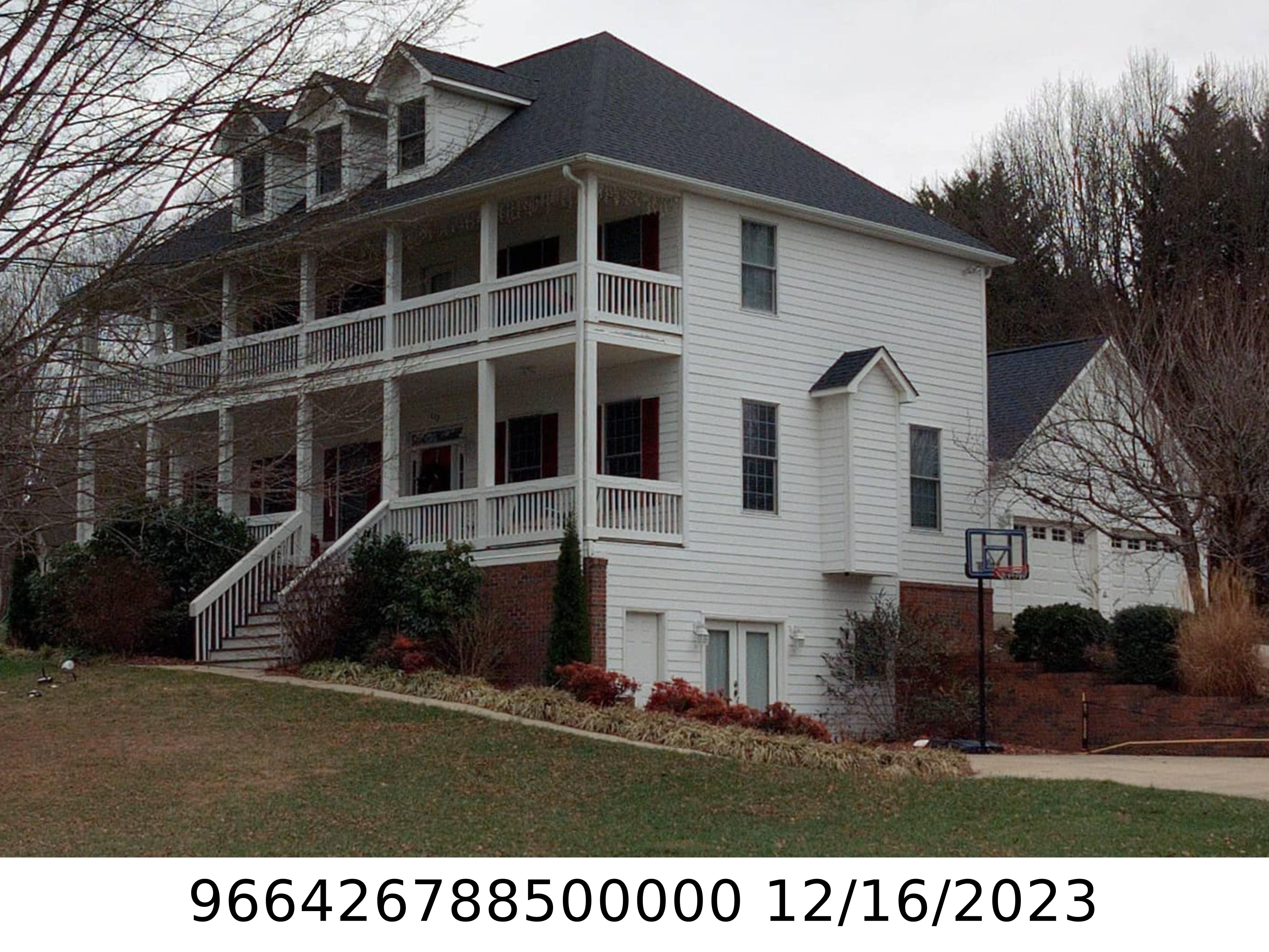 A picture of the property located at 402 OAK TREE LN, FLETCHER NC 28732.