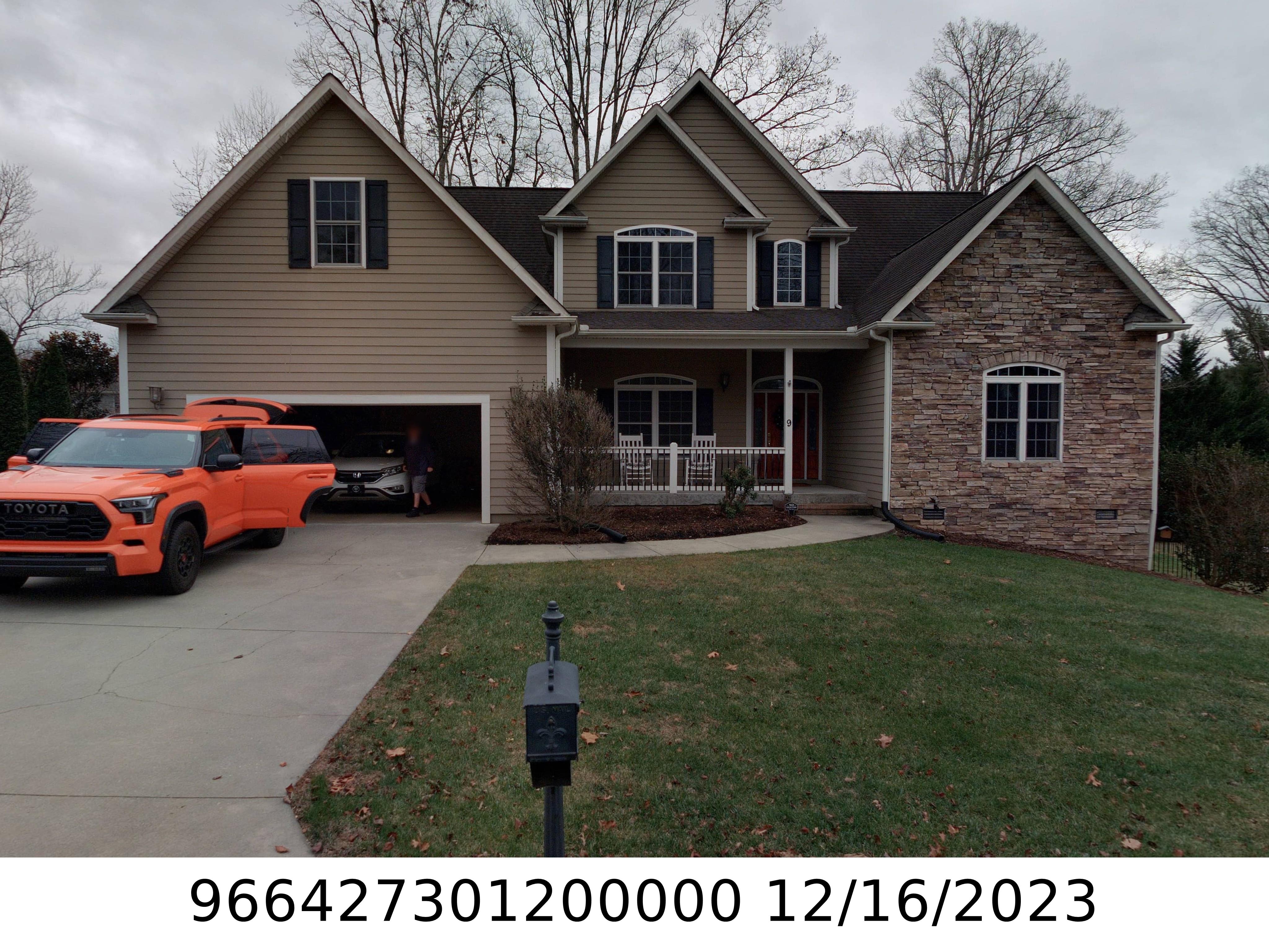 A picture of the property located at 9 FOGGY GLEN DR, ARDEN NC 28704.