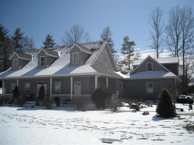 A picture of the property located at 19 BROOK MEADOWS LN, ARDEN NC 28704.