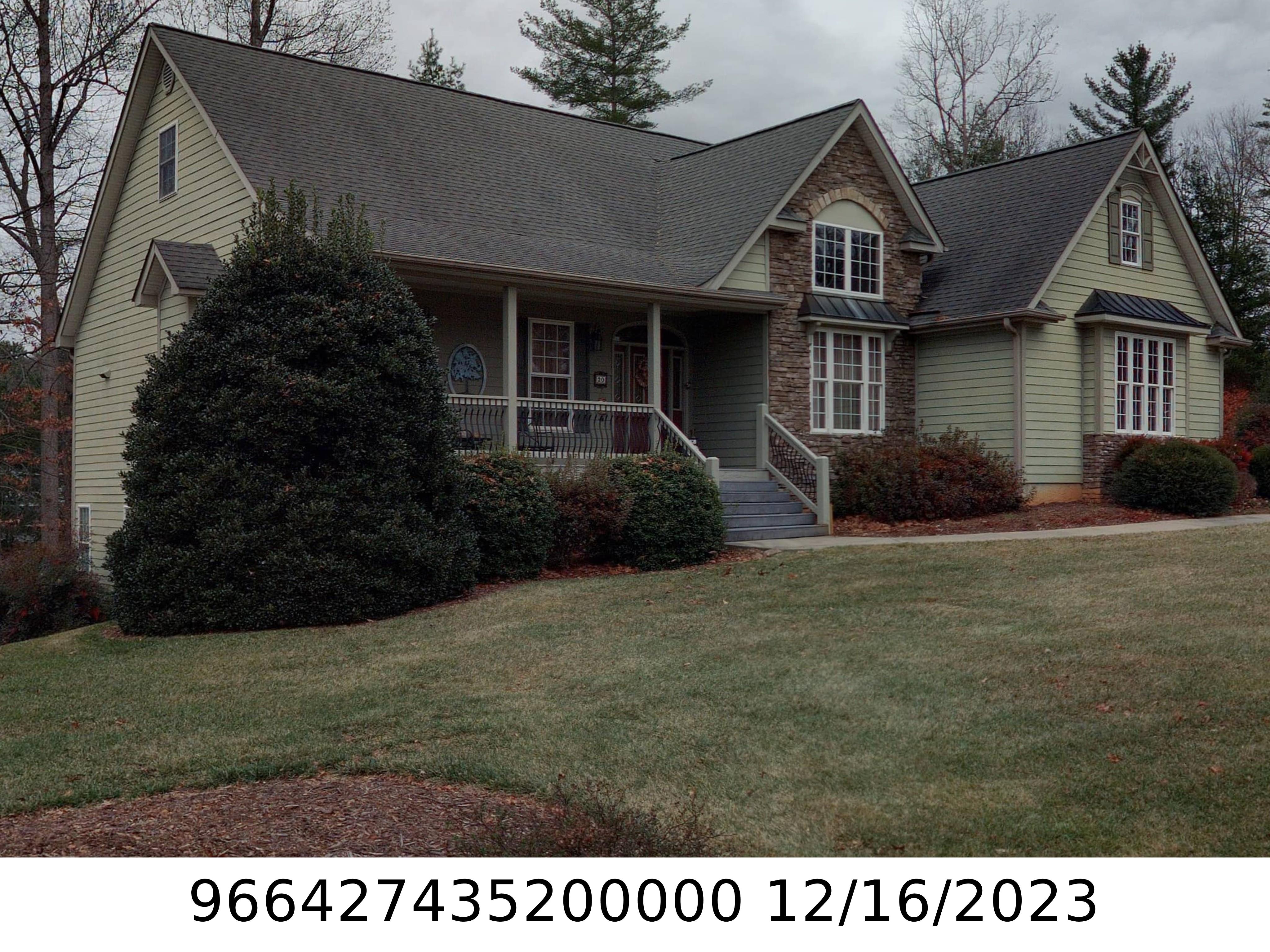 A picture of the property located at 20 FOGGY GLEN DR, ARDEN NC 28704.