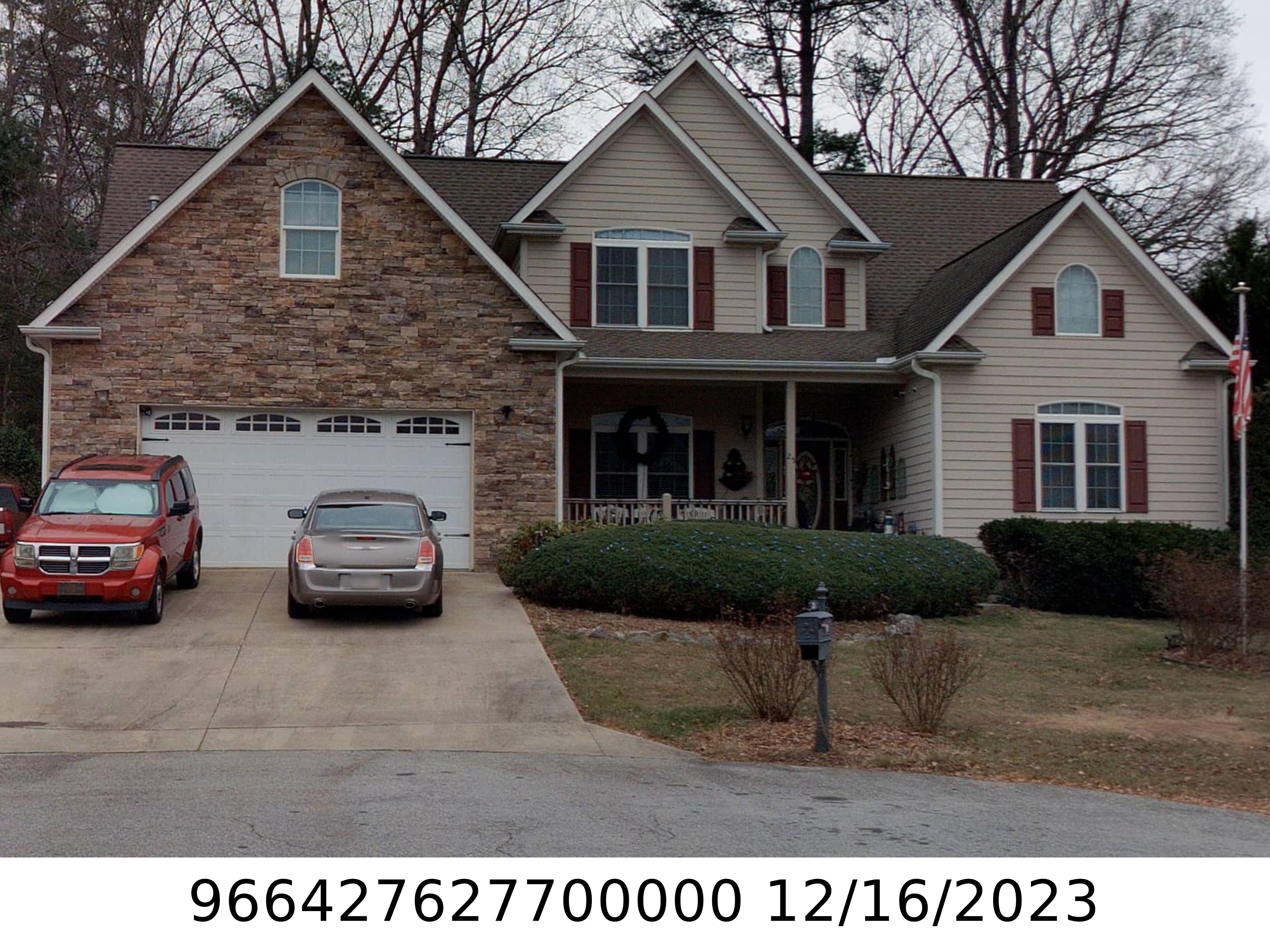 A picture of the property located at 25 FOGGY GLEN DR, ARDEN NC 28704.