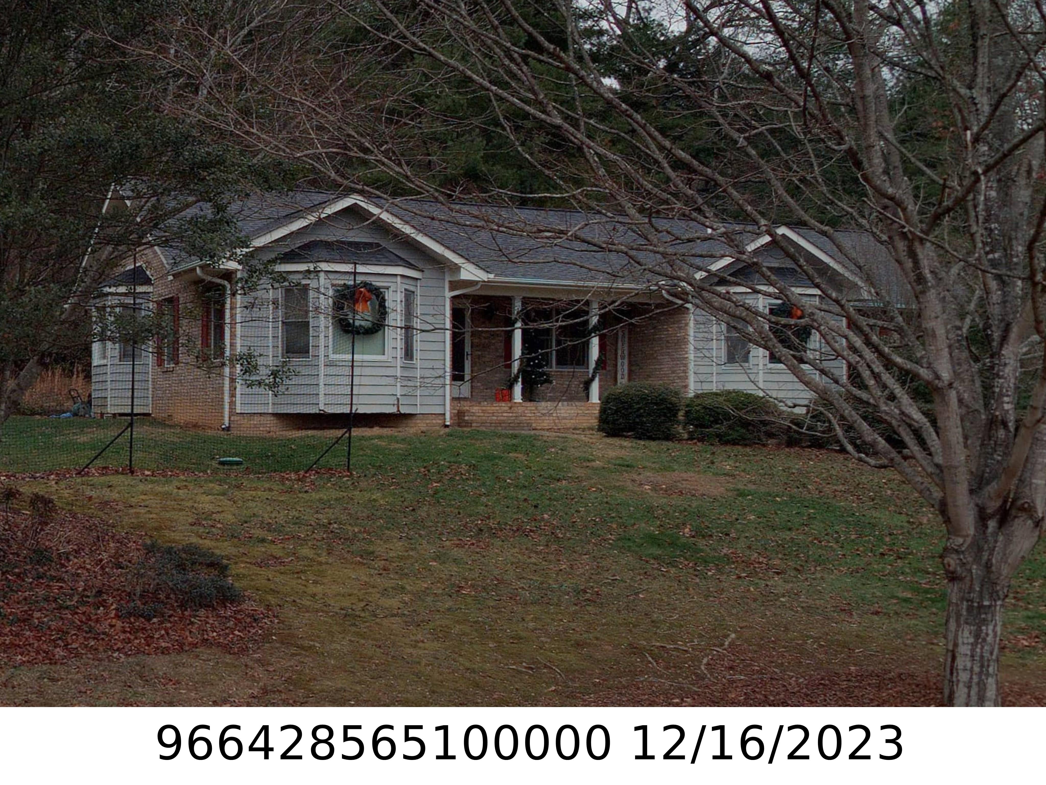 A picture of the property located at 14 FOUR OAKS DR, ARDEN NC 28704.