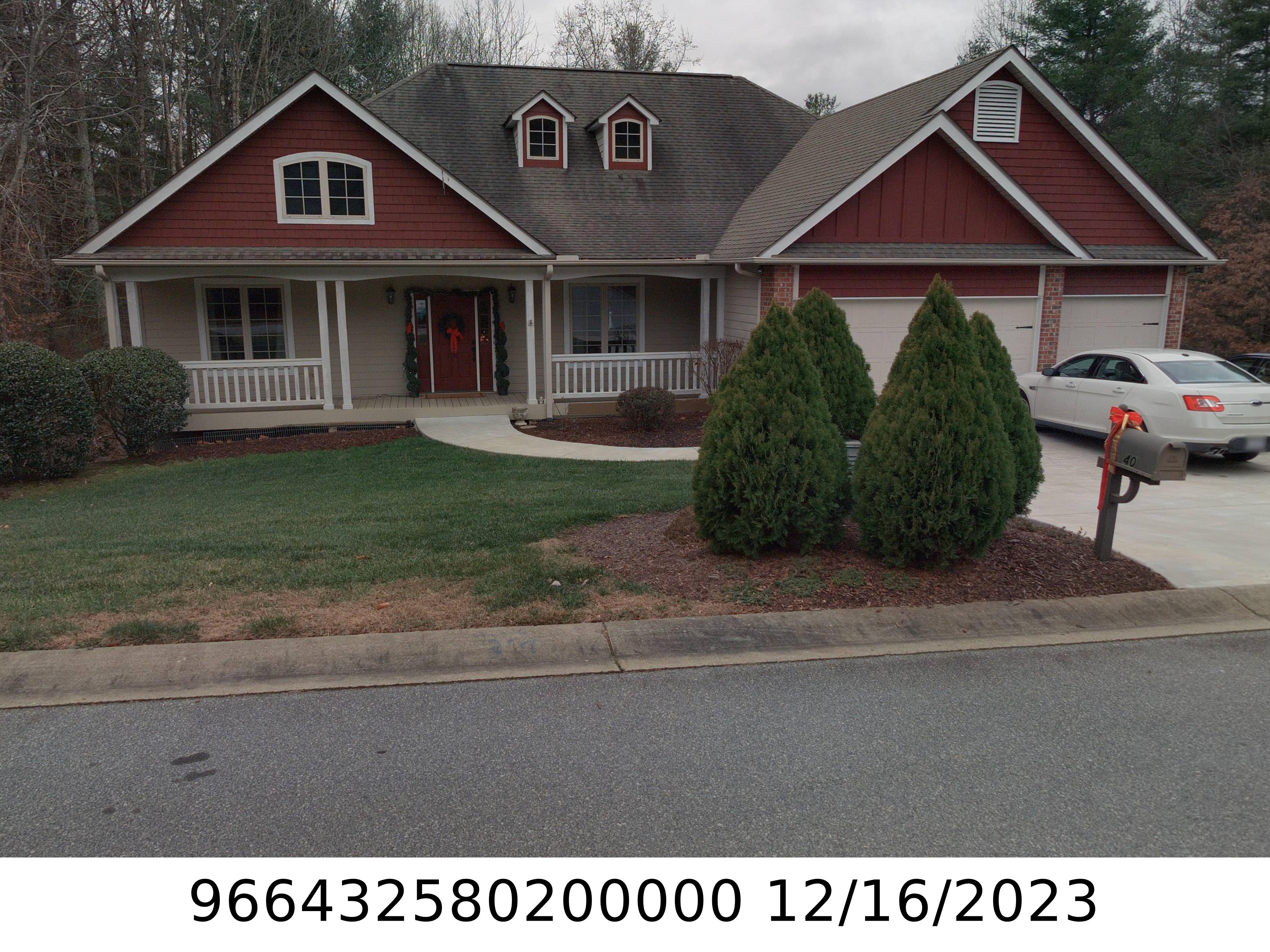 A picture of the property located at 40 BLENHEIM CT, ARDEN NC 28704.