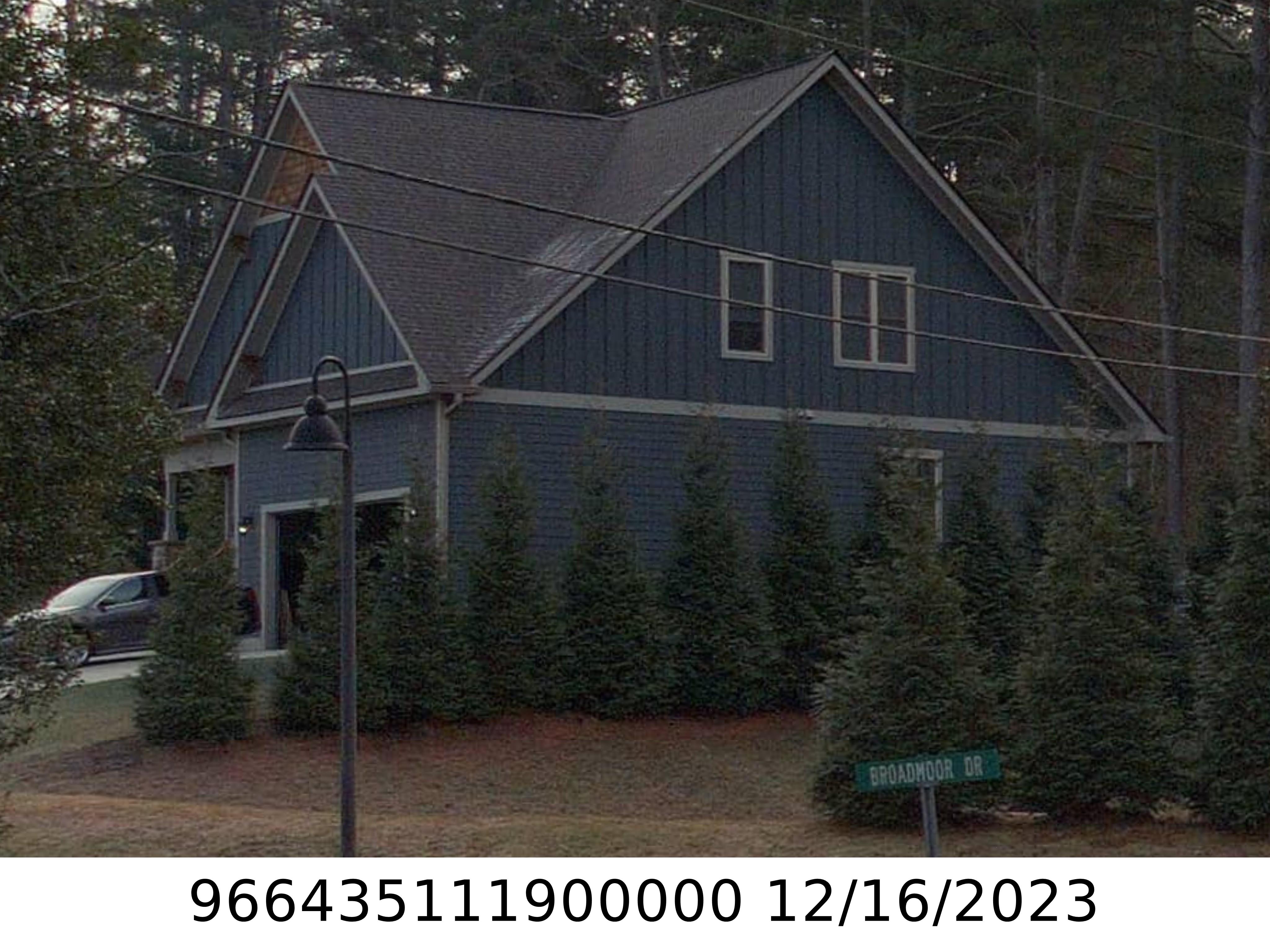A picture of the property located at 5 BROADMOOR DR, ARDEN NC 28704.