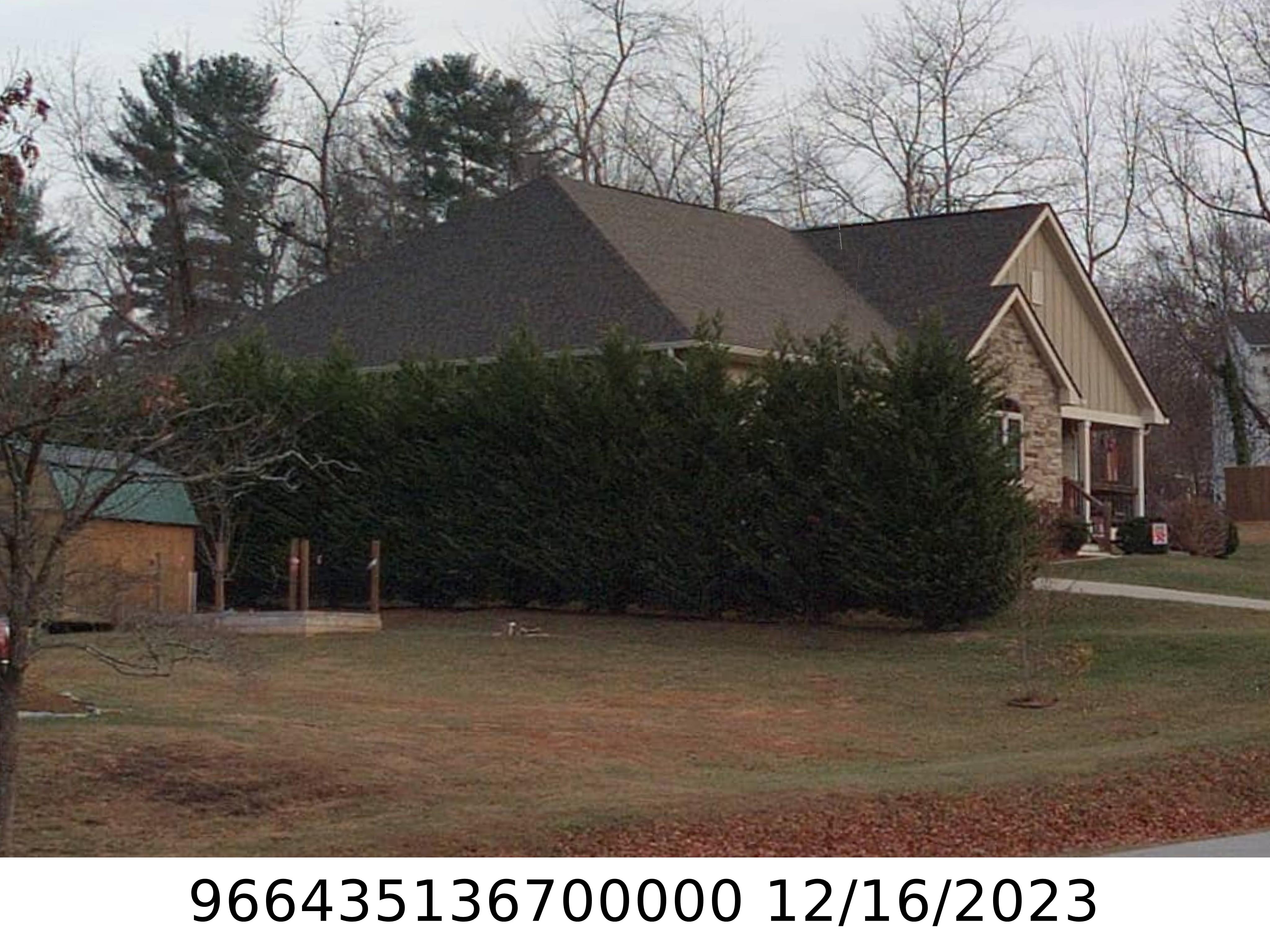 A picture of the property located at 6 BROADMOOR DR, ARDEN NC 28704.