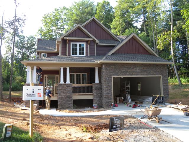 A picture of the property located at 9 BROADMOOR DR, ARDEN NC 28704.