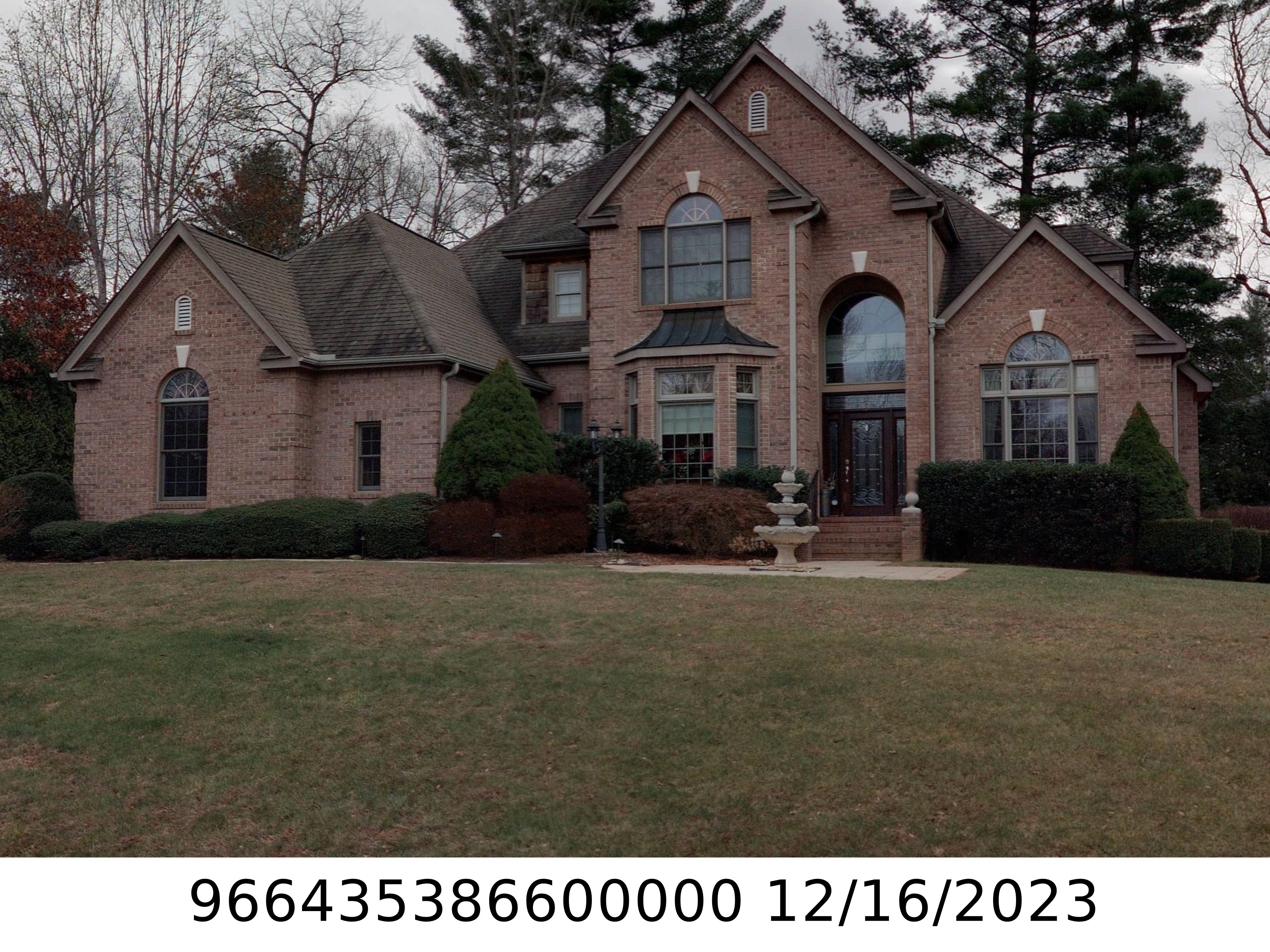 A picture of the property located at 43 DRAKES MEADOW LN, ARDEN NC 28704.