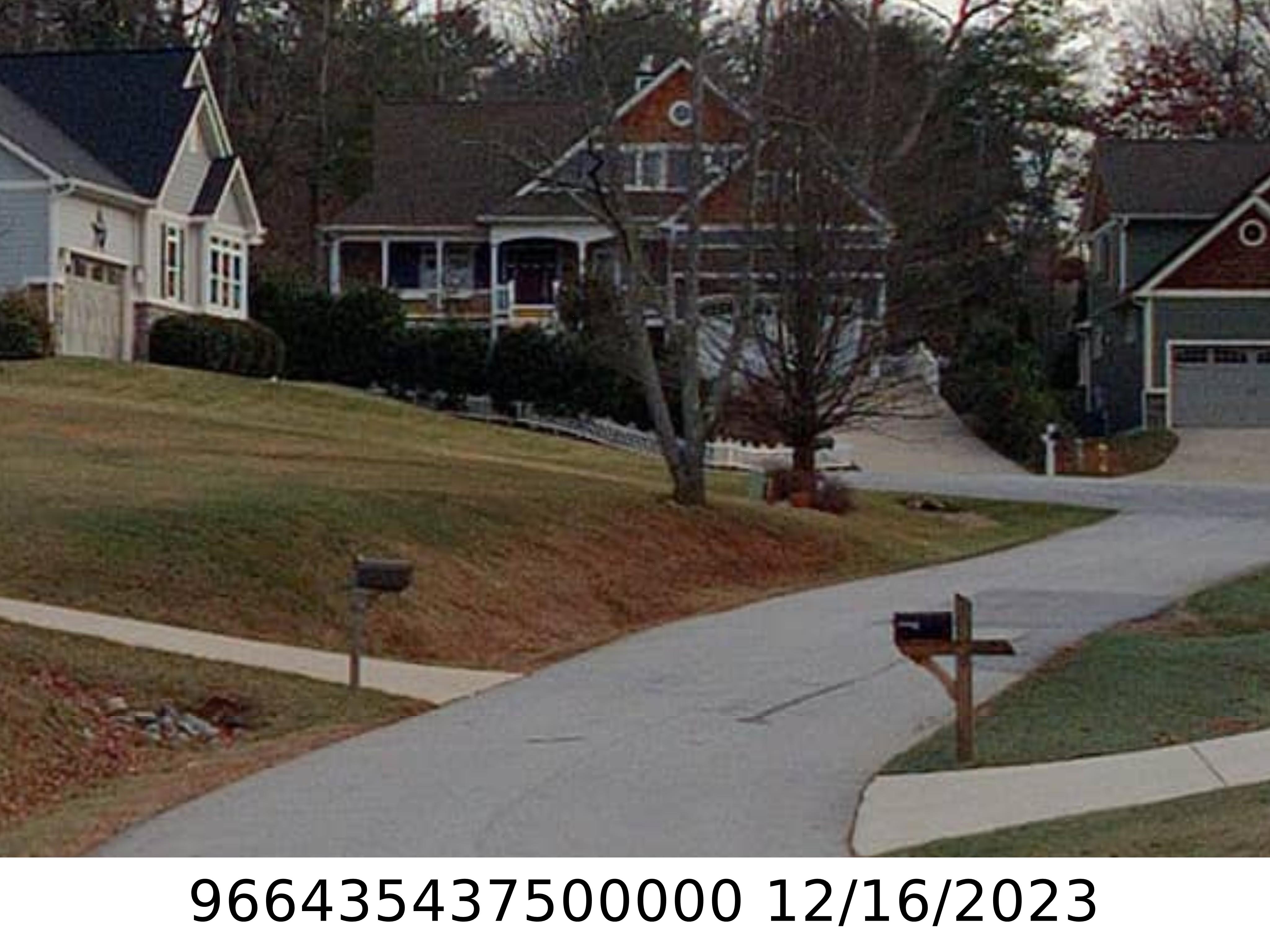 A picture of the property located at 12 BROADMOOR DR, ARDEN NC 28704.
