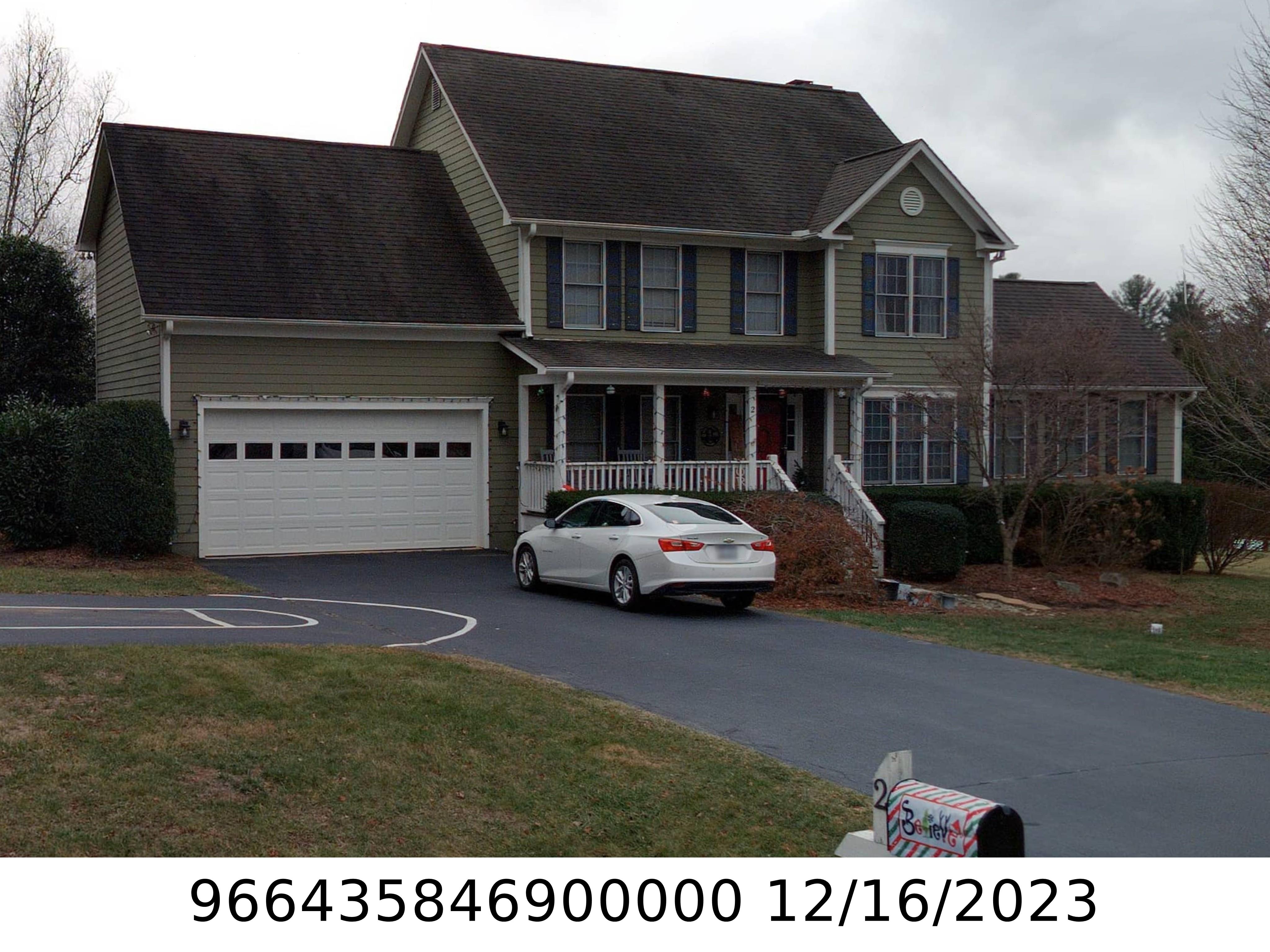 A picture of the property located at 2 CARTER CREST LN, FLETCHER NC 28732.