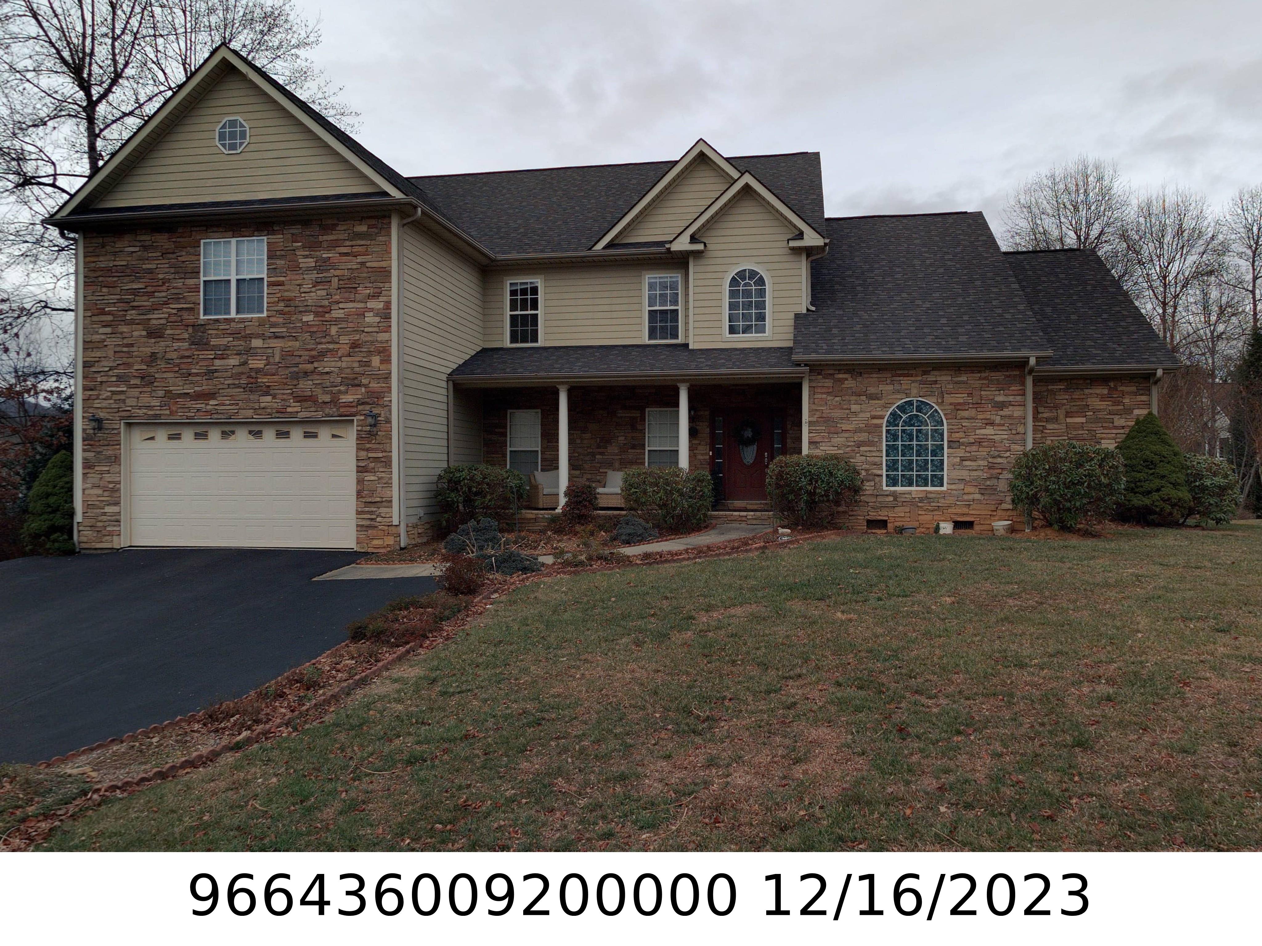 A picture of the property located at 34 DRAKES MEADOW LN, ARDEN NC 28704.