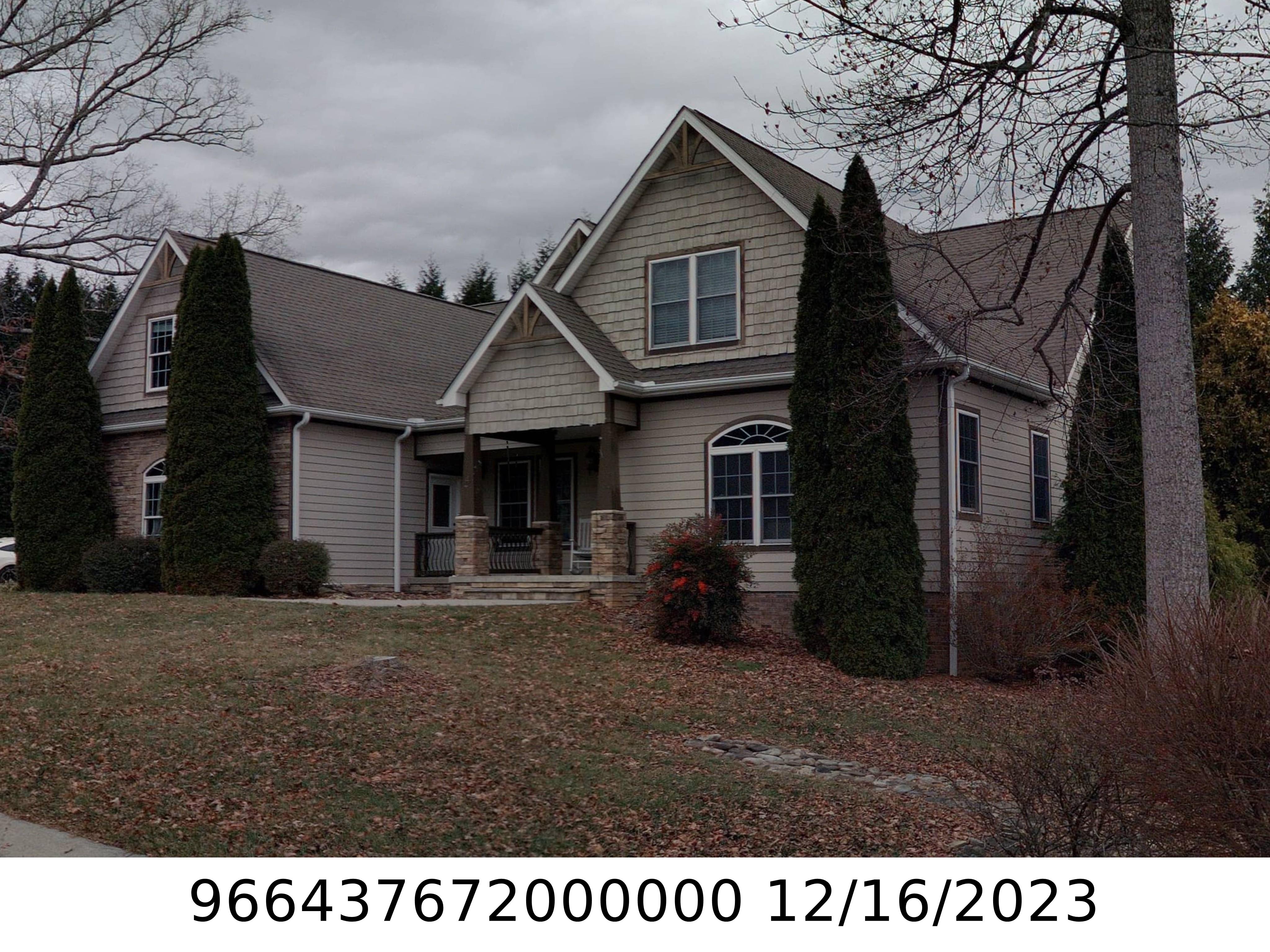 A picture of the property located at 4 STERLING OAKS DR, FLETCHER NC 28732.