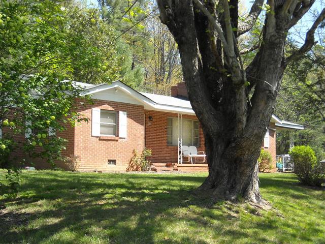 A picture of the property located at 20 FELLOWSHIP LN, FLETCHER NC 28732.