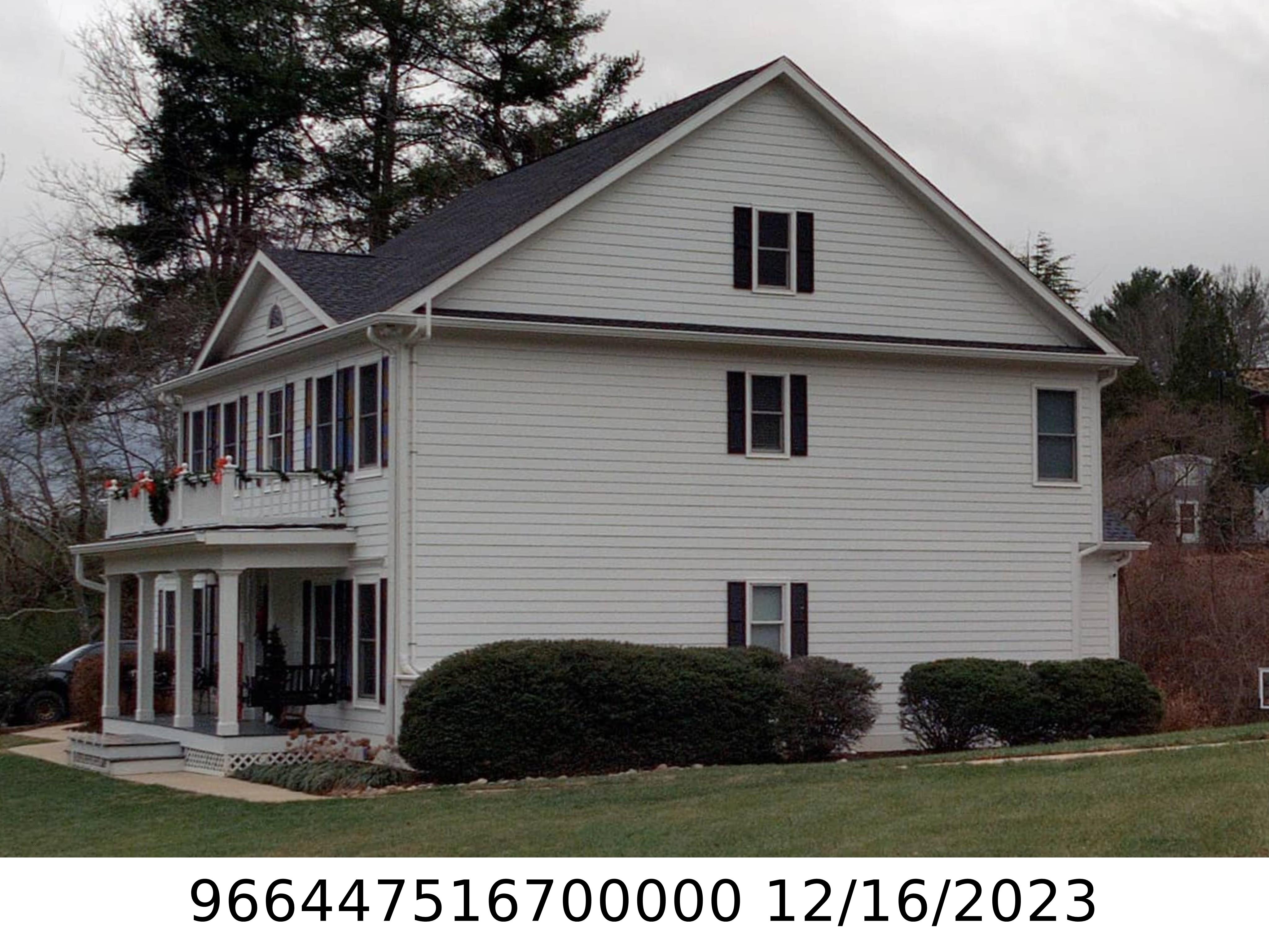 A picture of the property located at 11 WHITE OAK DR, FLETCHER NC 28732.